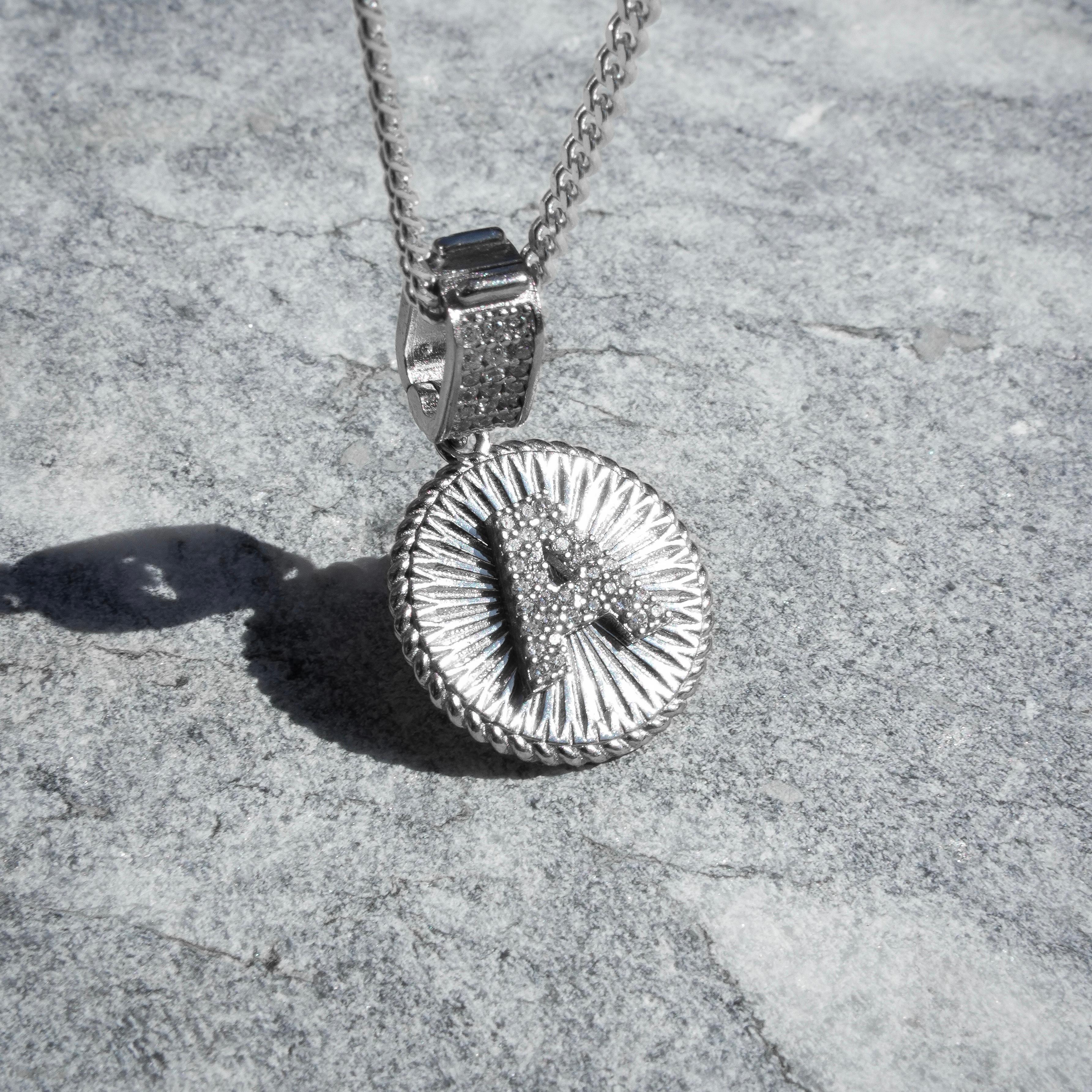 ICY MEDALLION INITAL NECKLACE 925