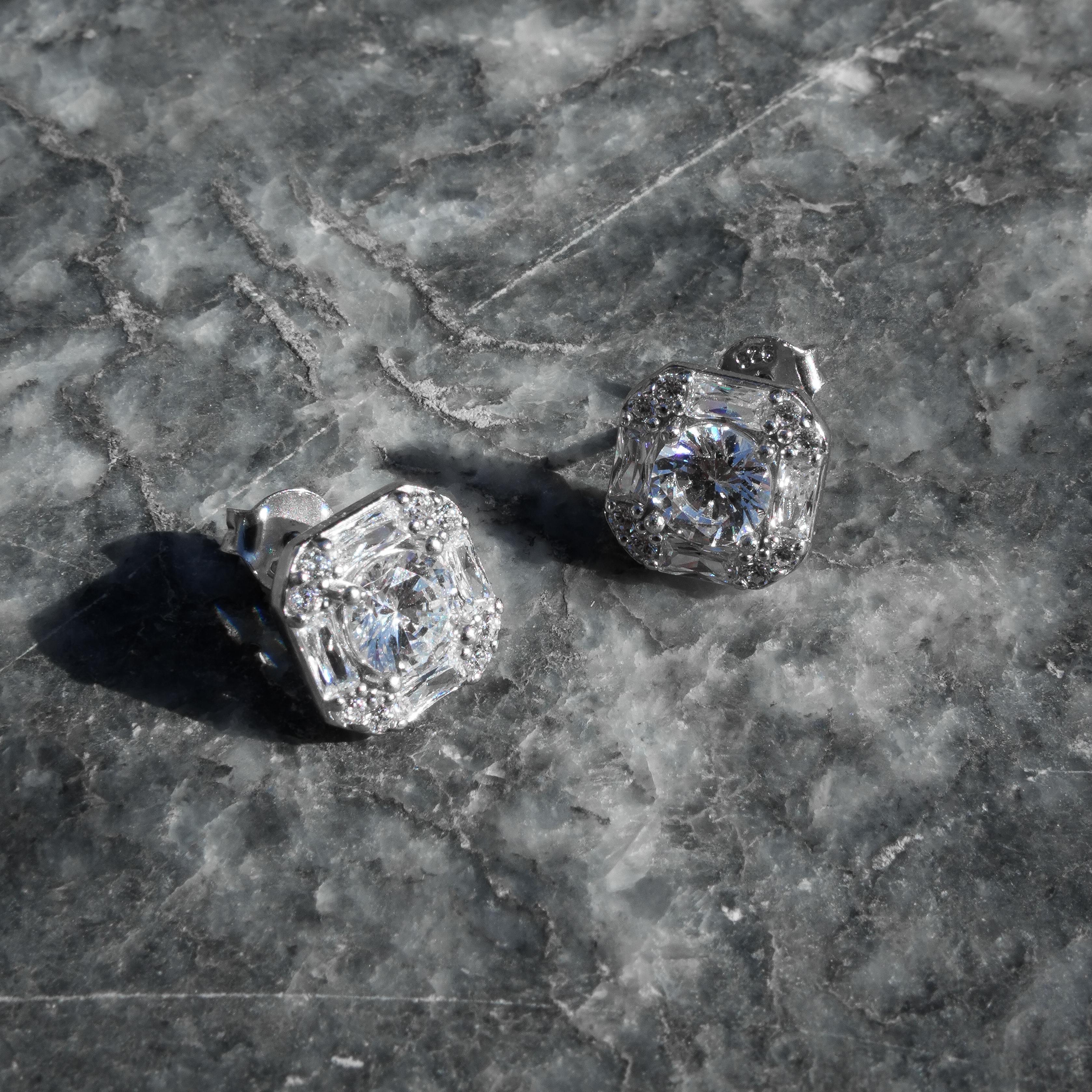 BAUGETTE DETAILED EARRINGS 925