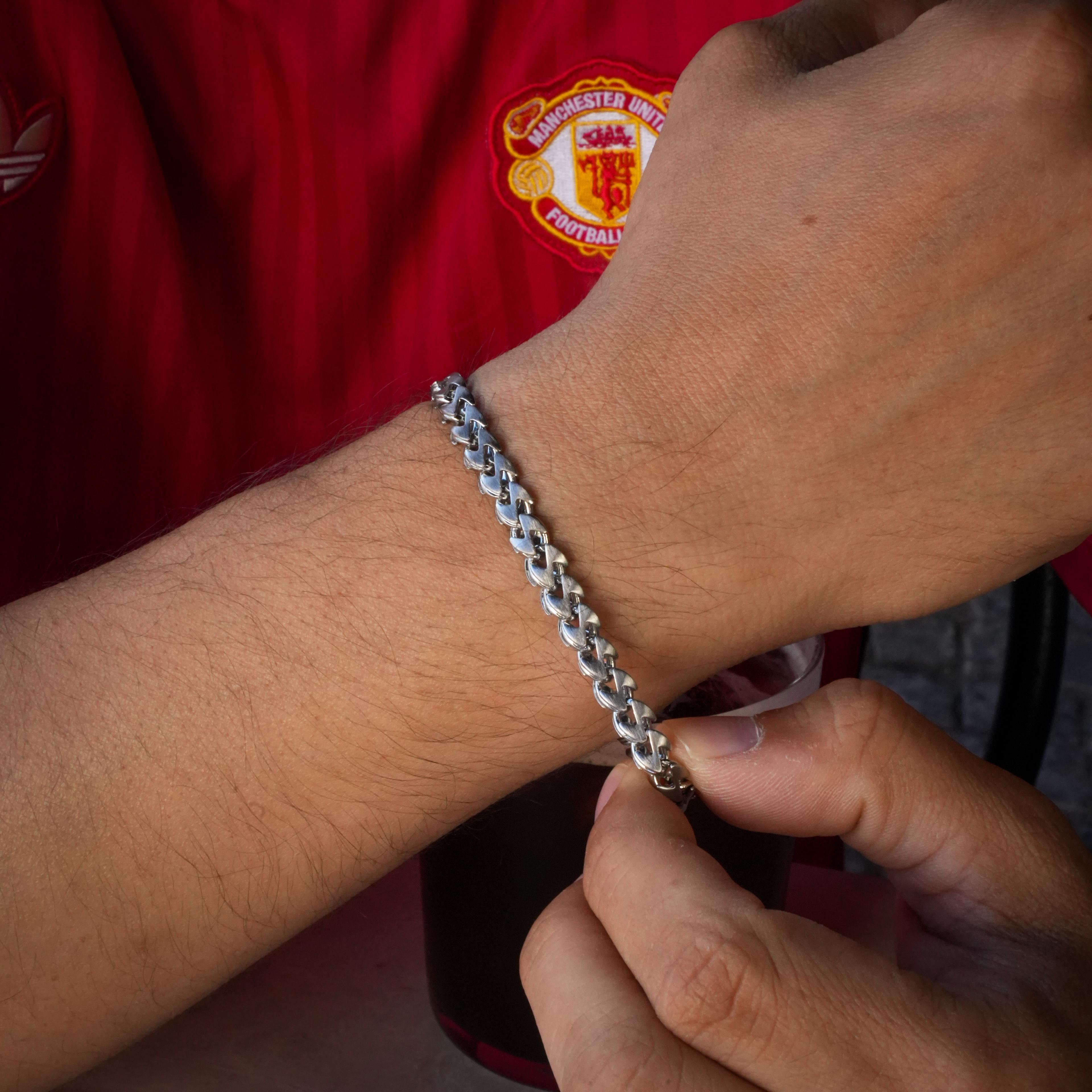 SHURIKEN BRACELET