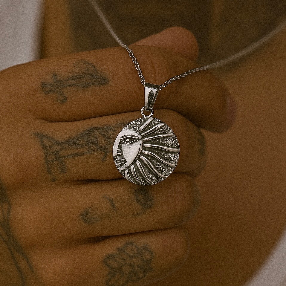 SUN MEDALLION NECKLACE 925