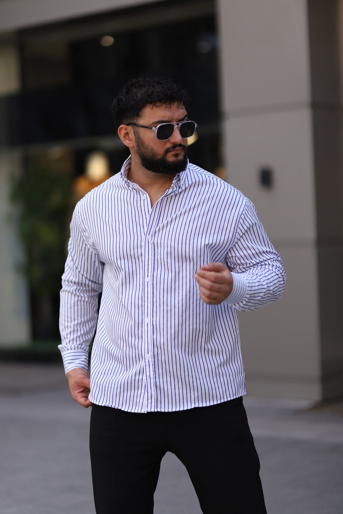 Uzun Kollu Çizgili Yarım Oversize Erkek Gömlek