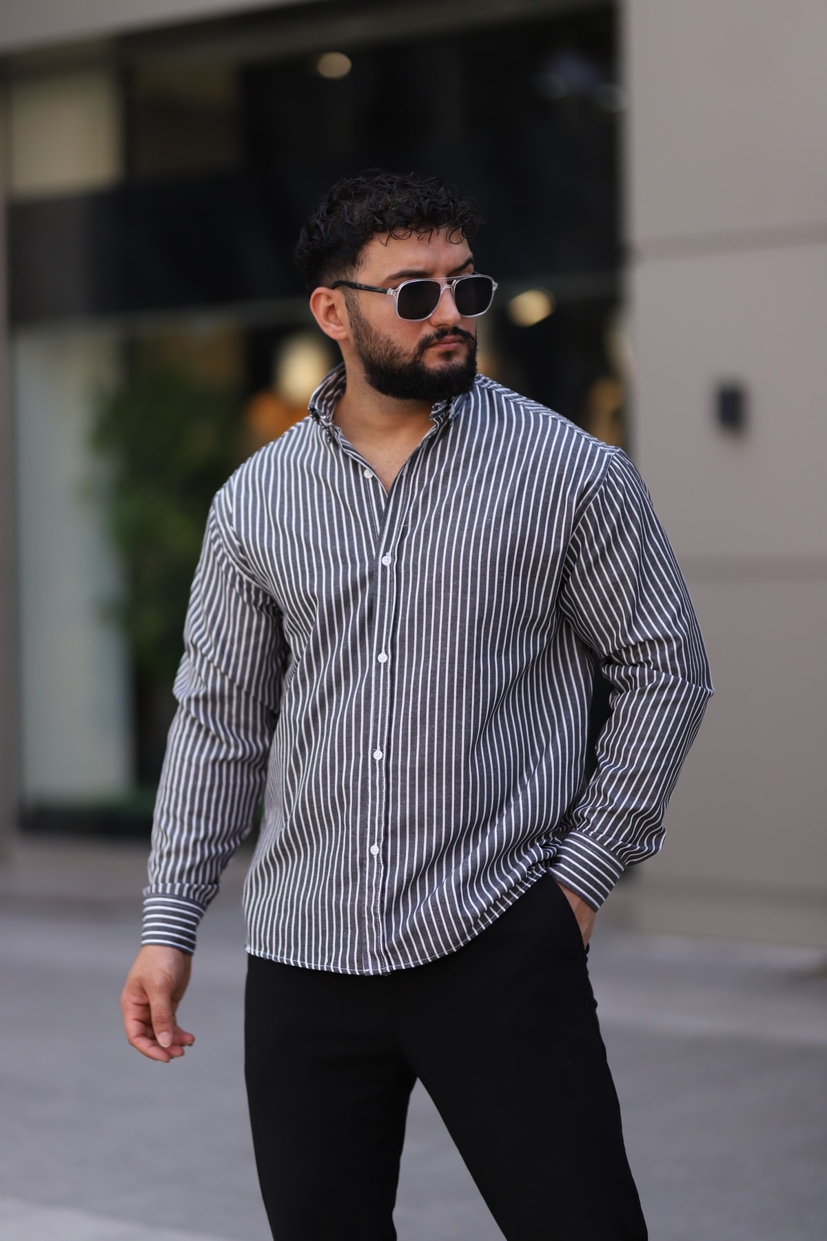 Uzun Kollu Çizgili Yarım Oversize Erkek Gömlek - siyah