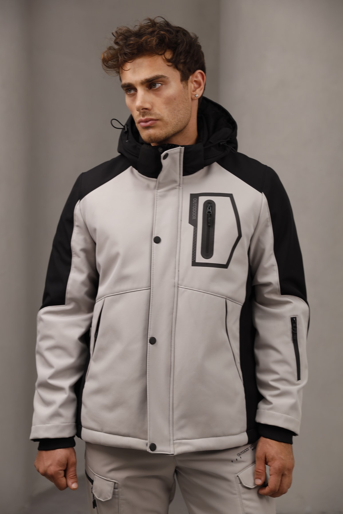 Kapitone İçi Elyaf Dolgulu Su ve Rüzgar Geçirmez Astarlı Kapüşonlu Outdoor Mont