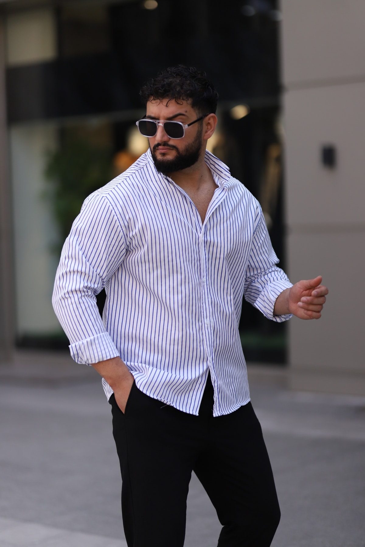 Uzun Kollu Çizgili Yarım Oversize Erkek Gömlek