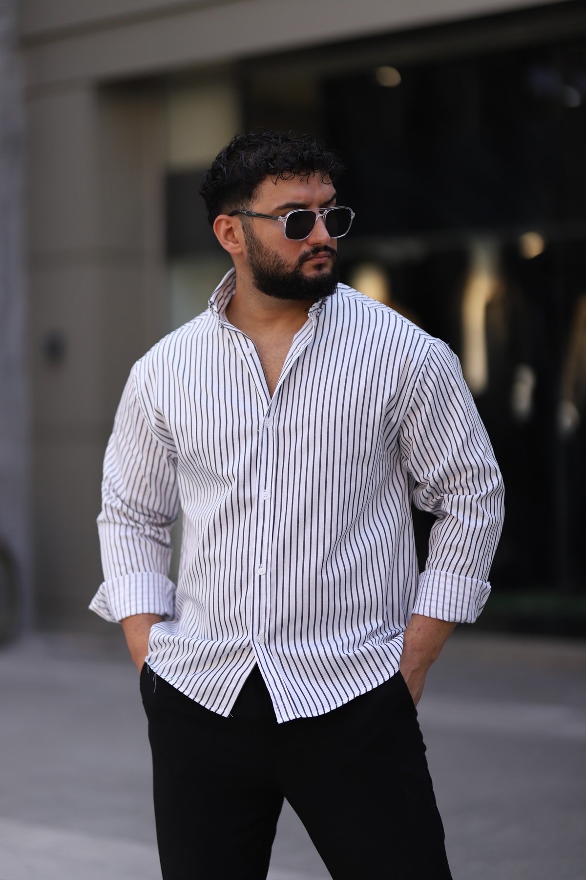 Uzun Kollu Çizgili Yarım Oversize Erkek Gömlek - beyaz-siyah
