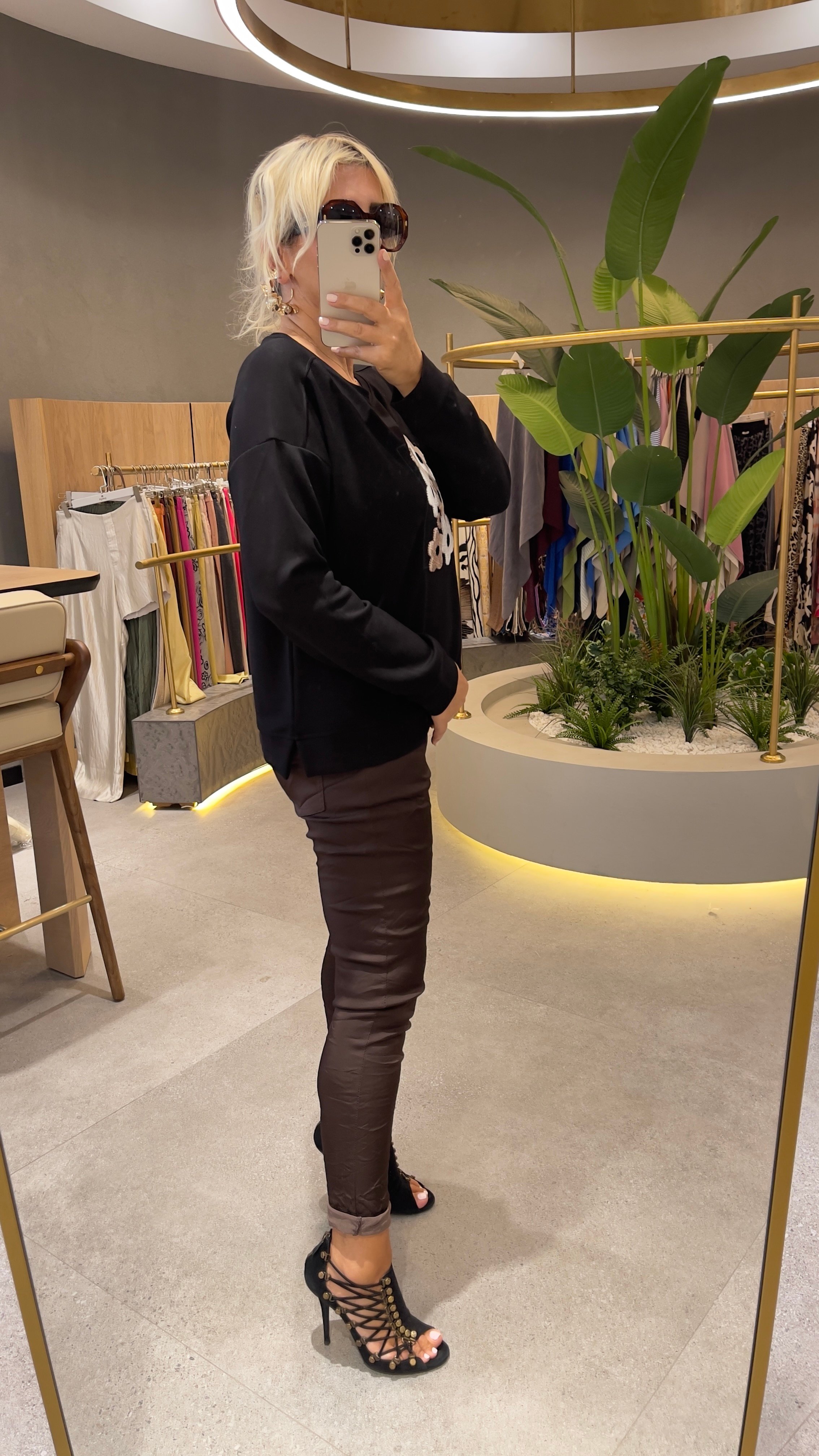 Çiçek Nakışlı Modal Bluz