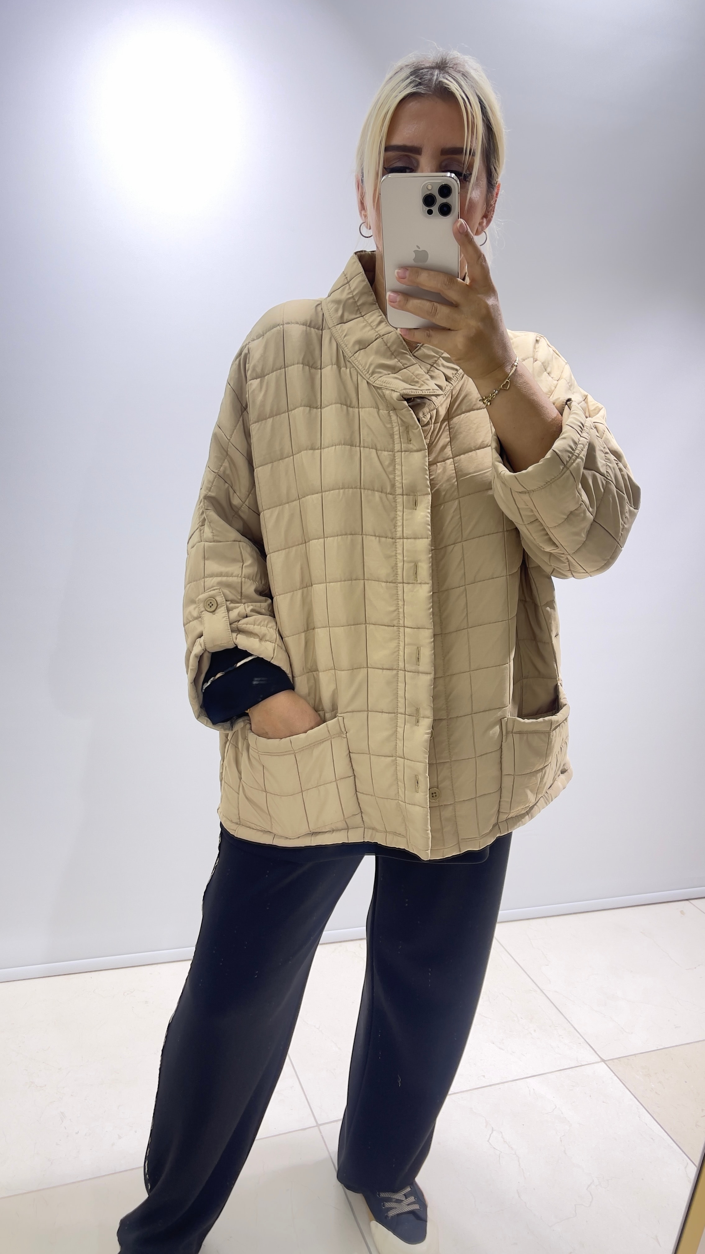 Düğmeli Kapitone Mont