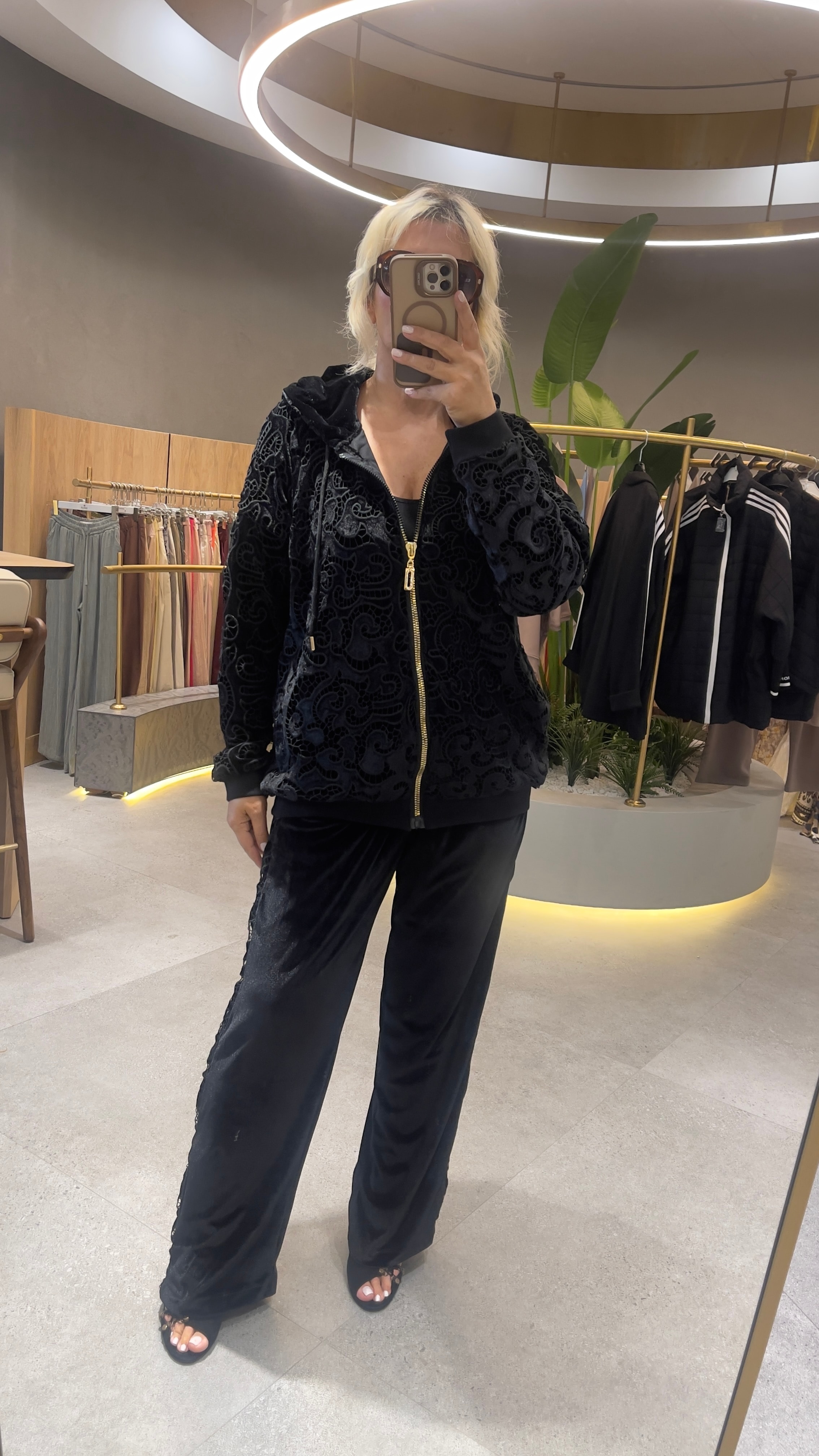 Kadife Güpürlü Takım