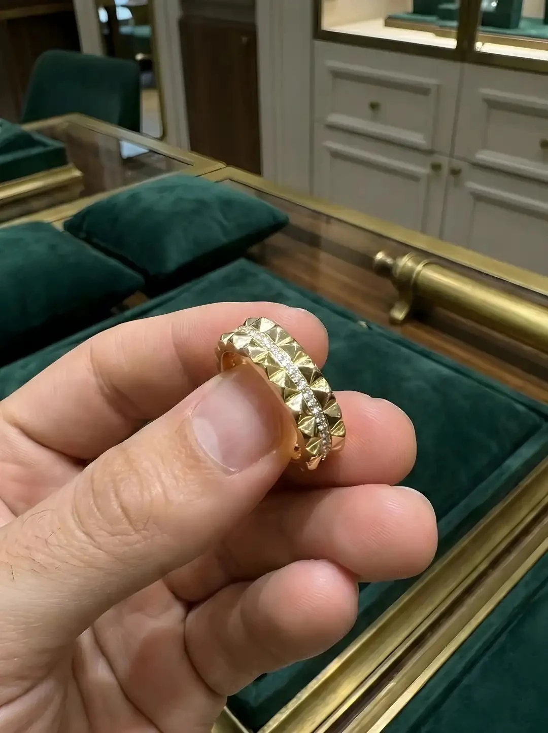 14 Ayar Altın Taşlı Yüzük – 3.81 Gr Şık ve Gösterişli Tasarım