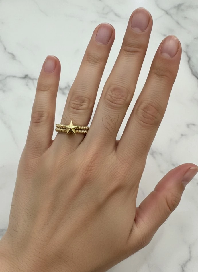 14 Ayar Yıldız Desenli Altın Yüzük – 2.56 Gr Minimal Şık Tasarım