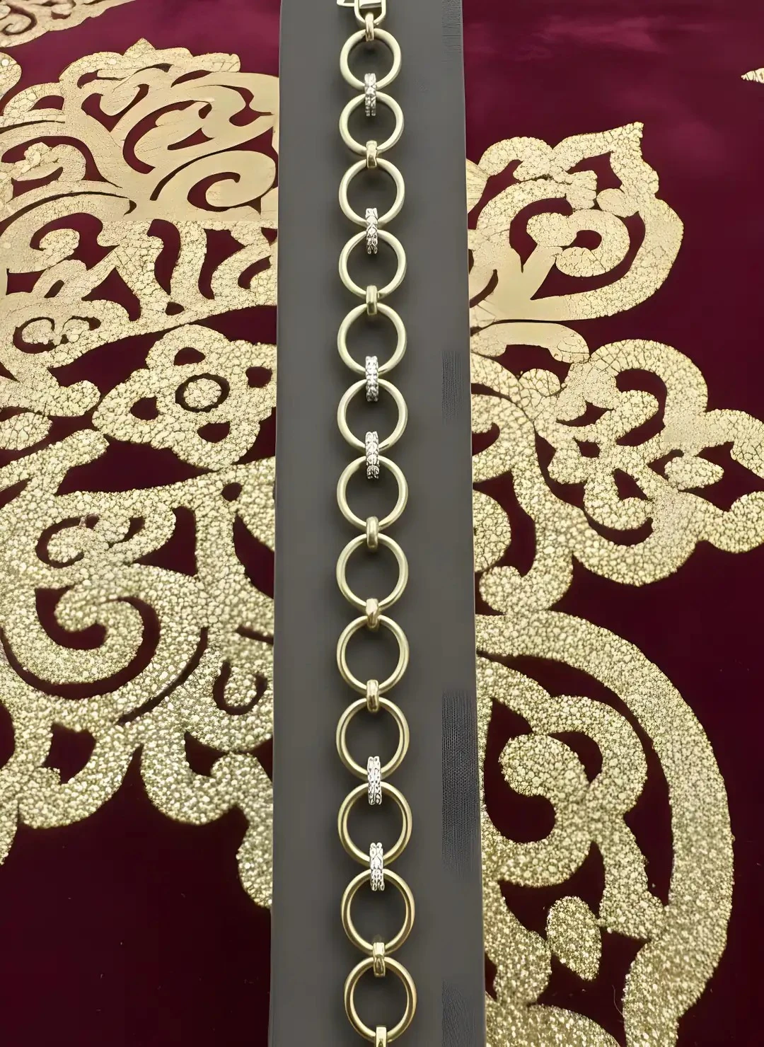 14 Ayar Altın Taşlı Bileklik – 5.85 gr | Parlak Işıltılı Modern Tasarım