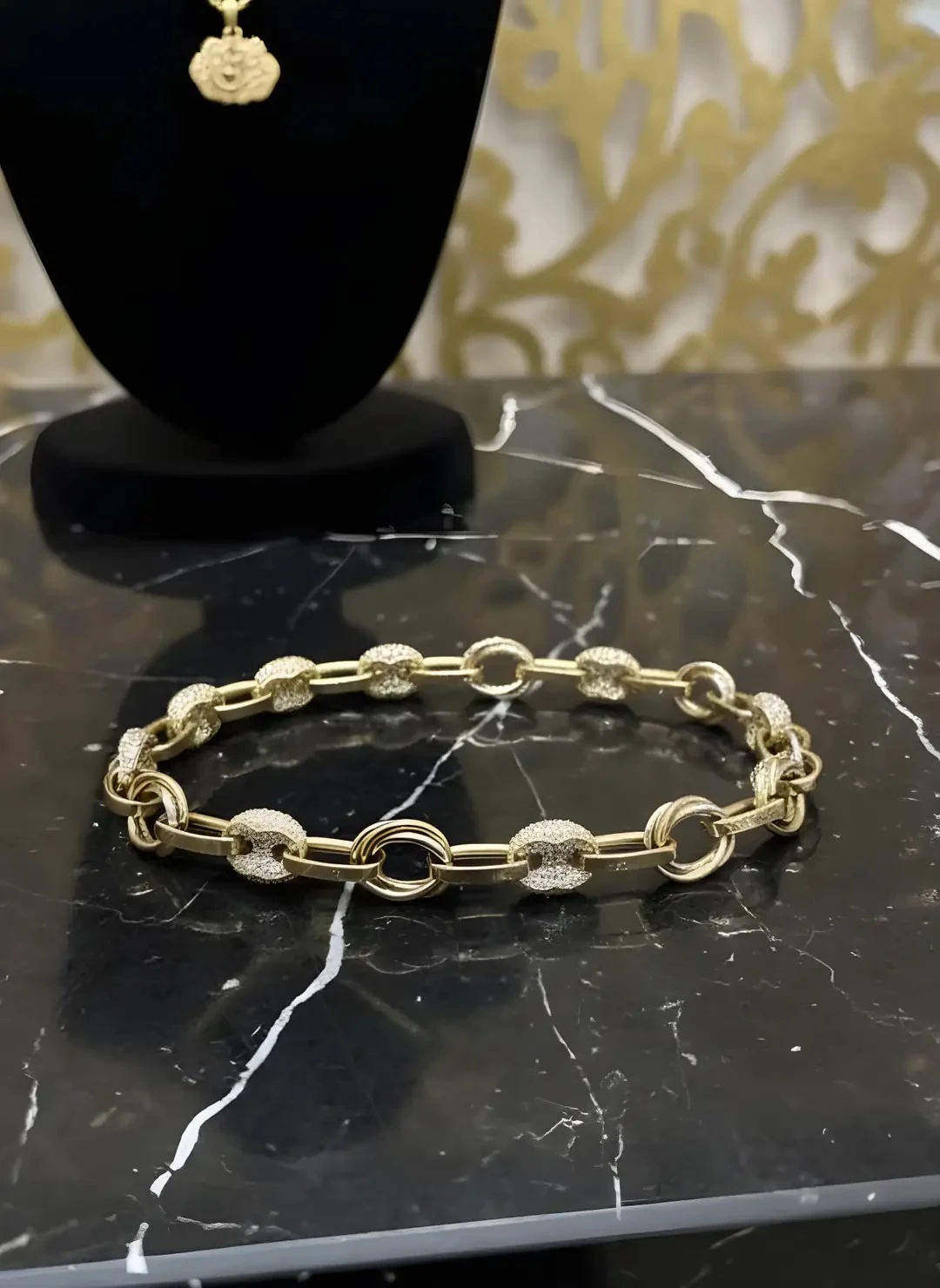 14 Ayar Altın 3 Renkli Taşlı Bileklik – 12.23 gr 