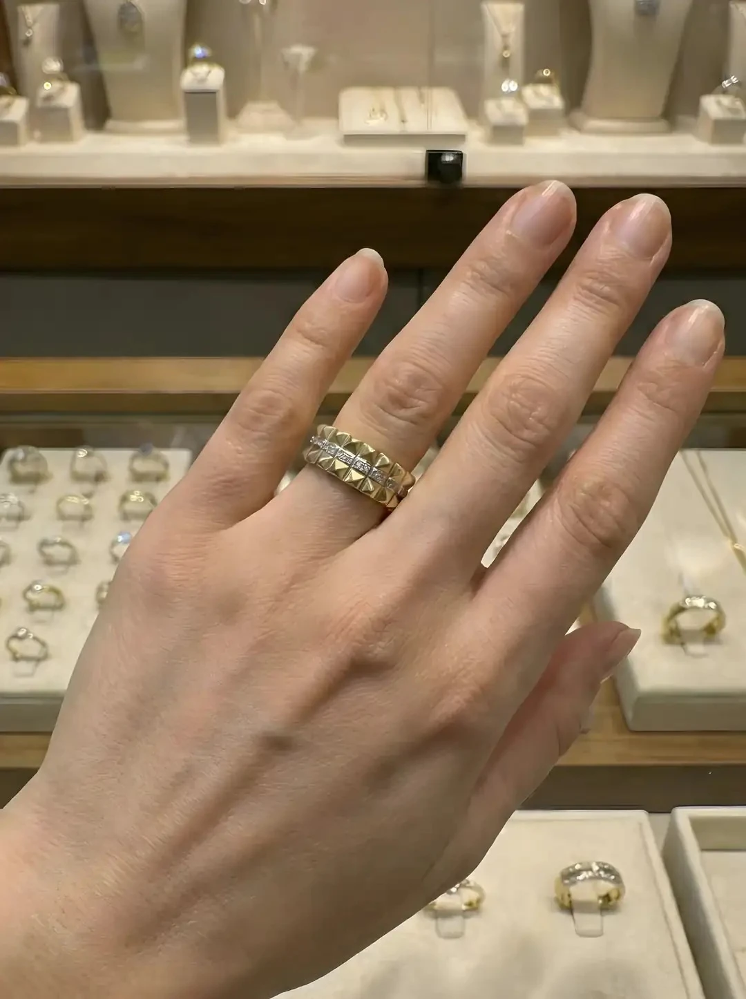 14 Ayar Altın Taşlı Yüzük – 3.81 Gr Şık ve Gösterişli Tasarım