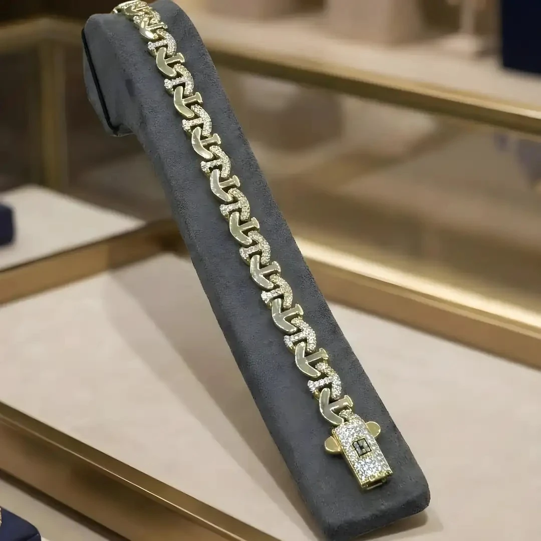 14 Ayar Altın Baget Taşlı Bileklik – 12.82 Gram | Lüks & Işıltılı Tasarım