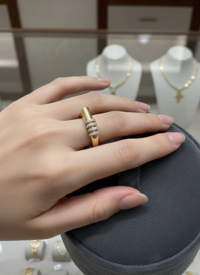 14 Ayar Altın Modern Kesim Taşlı Yüzük – 2.75 Gr