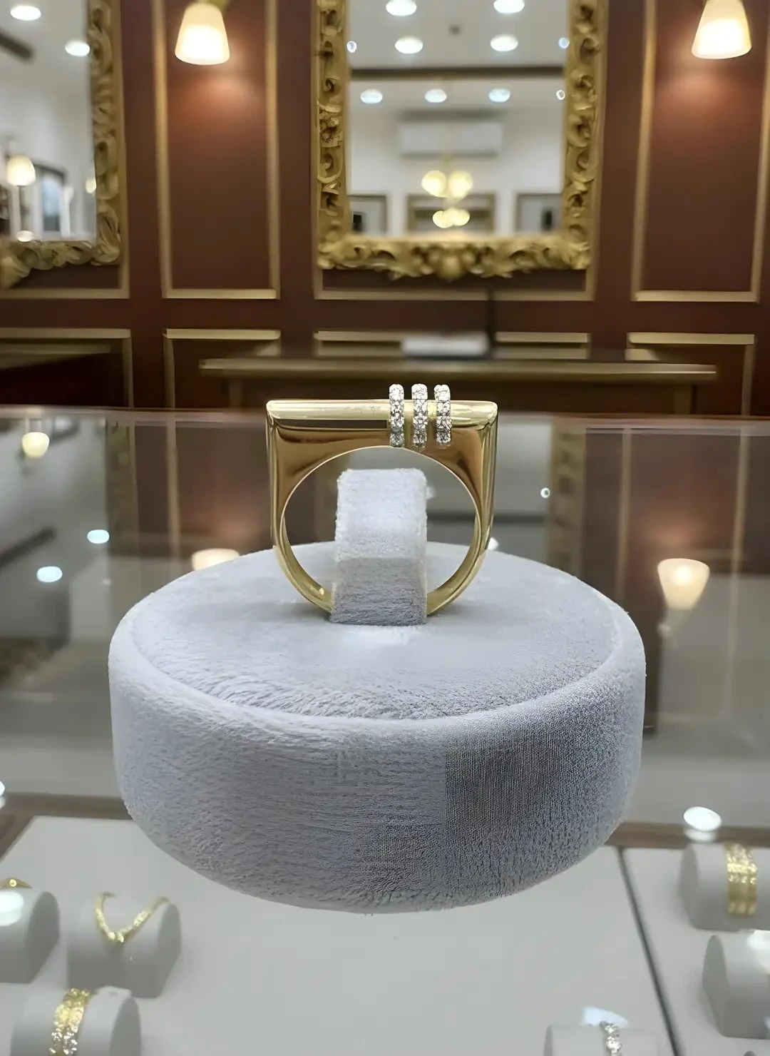 14 Ayar Altın Modern Kesim Taşlı Yüzük – 2.75 Gr