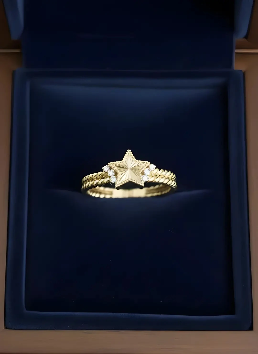 14 Ayar Yıldız Desenli Altın Yüzük – 3.00 gr | Şık ve Zarif Kadın Yüzük