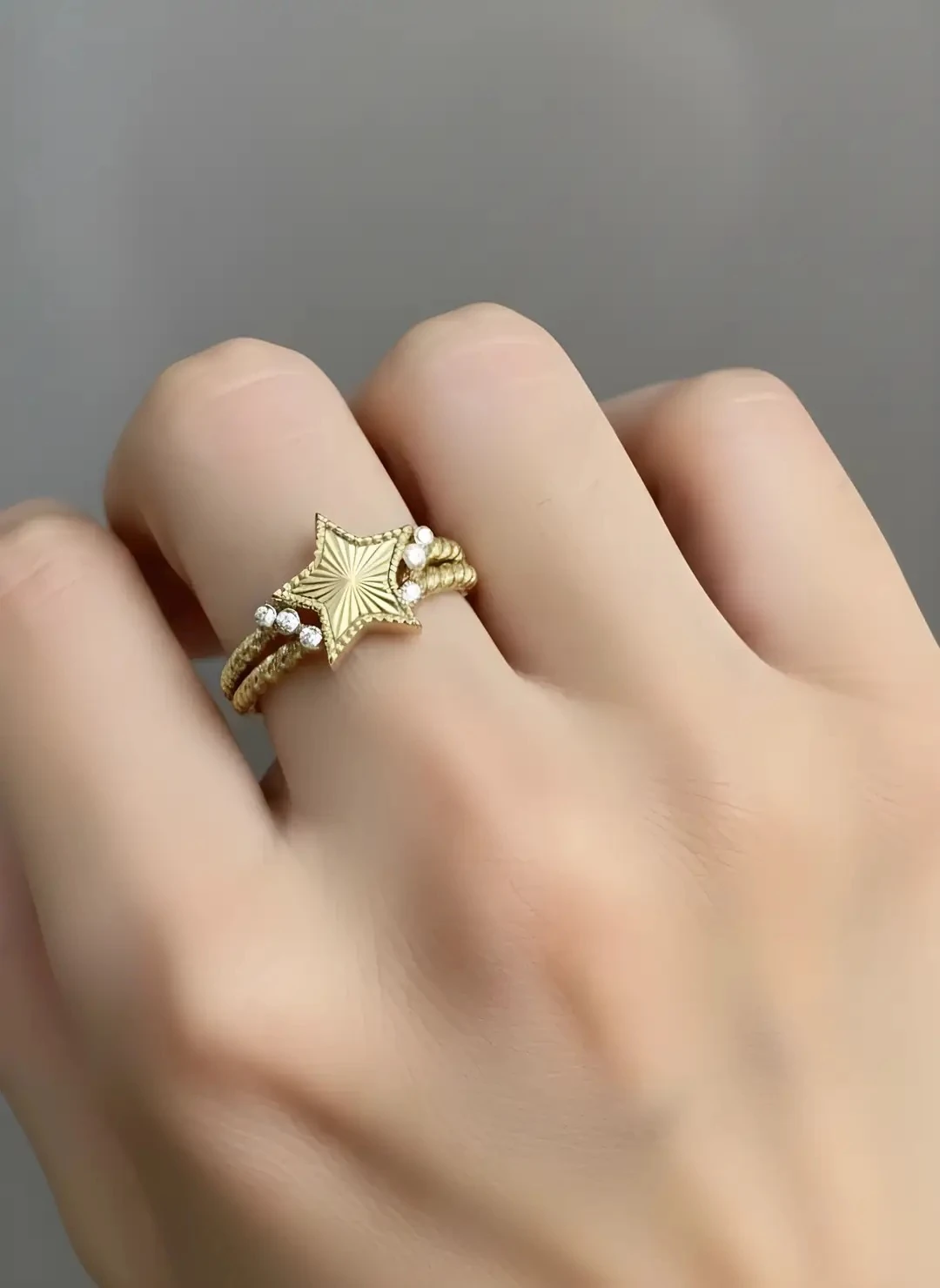 14 Ayar Yıldız Desenli Altın Yüzük – 3.00 gr | Şık ve Zarif Kadın Yüzük