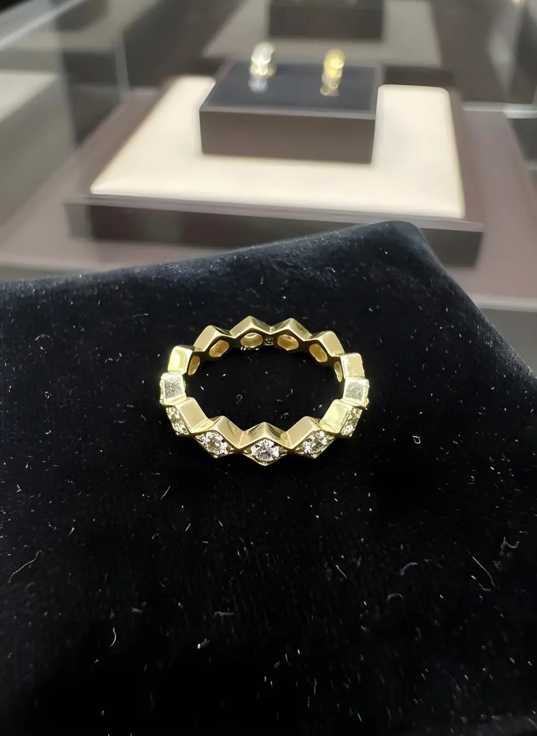 14 Ayar Petek Desenli Altın Yüzük – 2.82 Gram