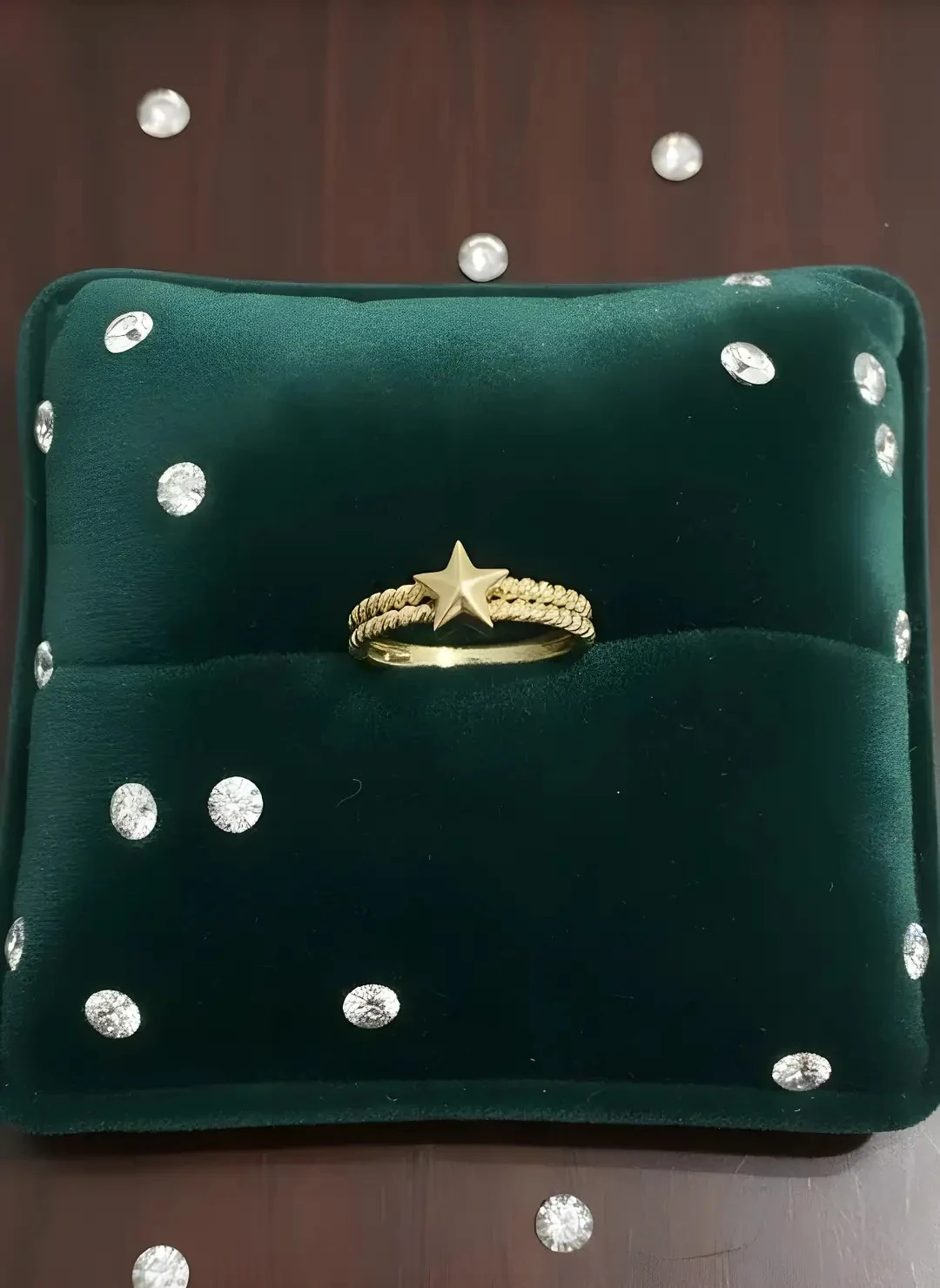 14 Ayar Yıldız Desenli Altın Yüzük – 2.56 Gr Minimal Şık Tasarım