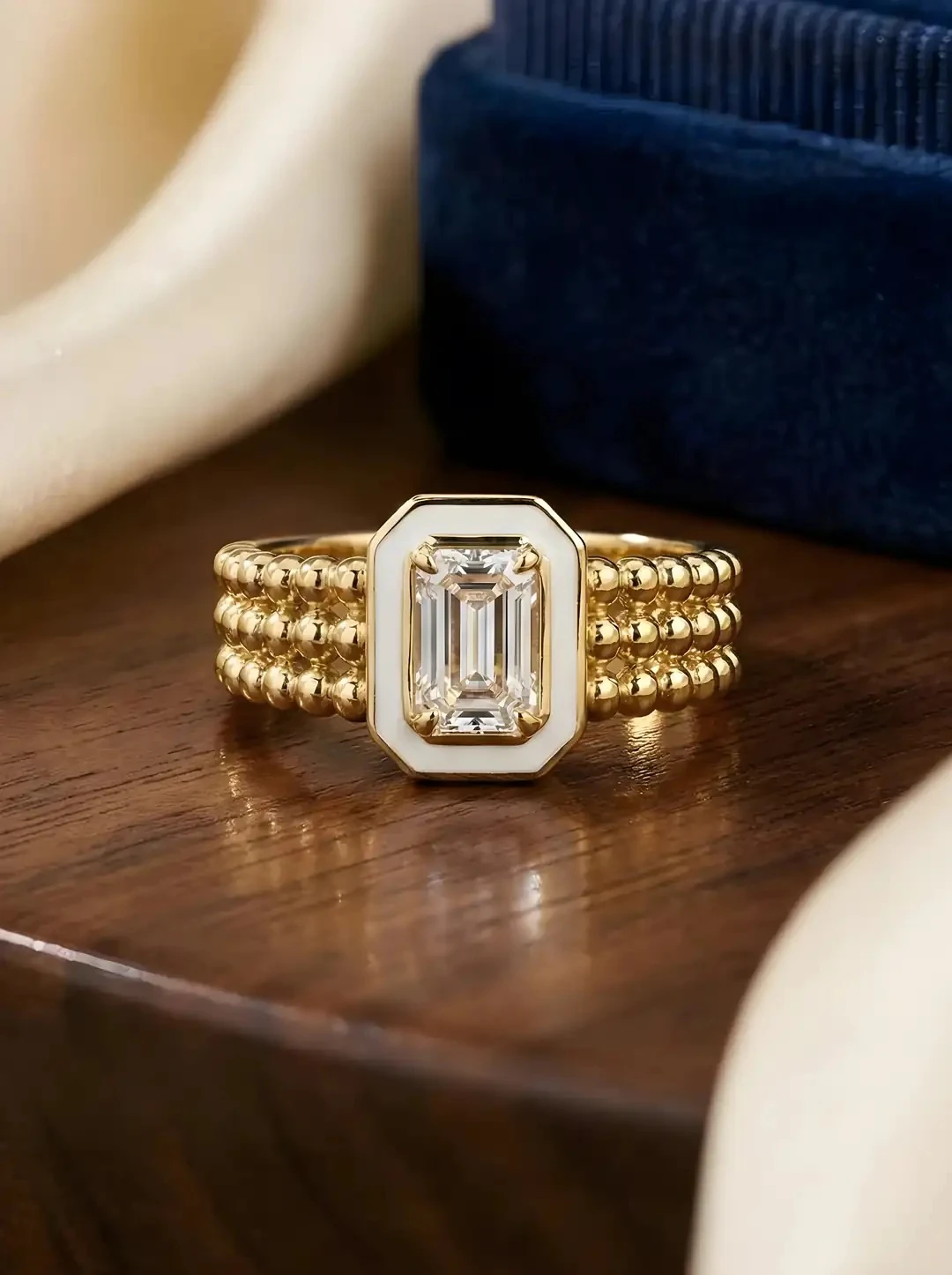 14 Ayar Beyaz Mineli Altın Baget Yüzük | 3.19 Gr