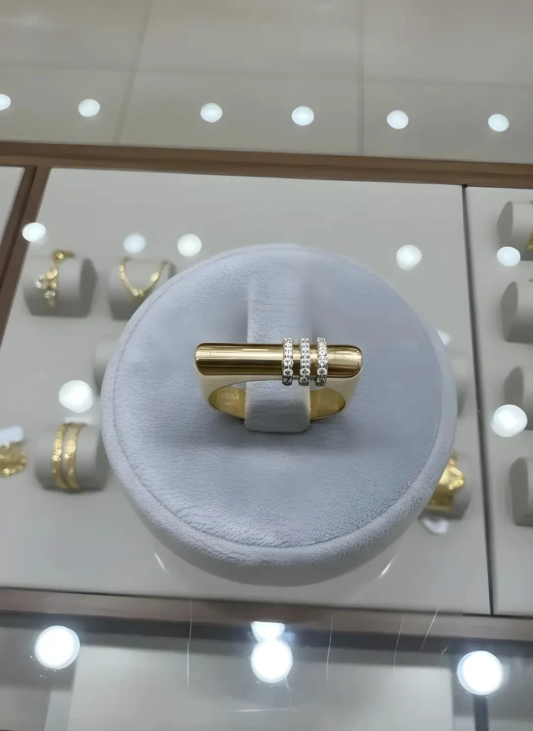 14 Ayar Altın Modern Kesim Taşlı Yüzük – 2.75 Gr