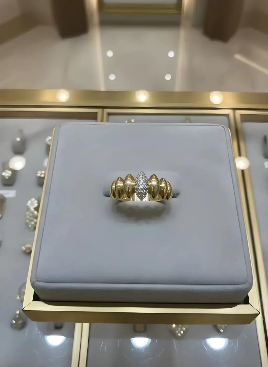 14 Ayar Desenli Altın Yüzük – 2.79 Gr Modern Şık Tasarım