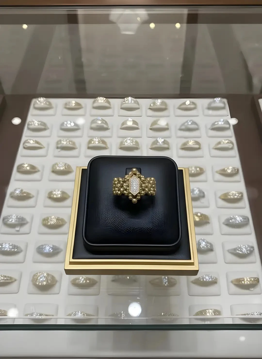 14 Ayar Altın Dorika Model Taşlı Yüzük – 3.50 Gram