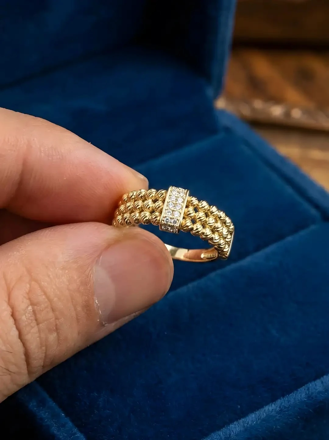 14 Ayar Taşlı Dorika Altın Yüzük – 2.80 Gram | Şık ve Günlük