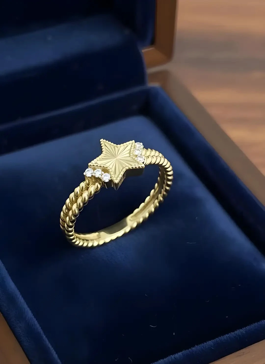 14 Ayar Yıldız Desenli Altın Yüzük – 3.00 gr | Şık ve Zarif Kadın Yüzük