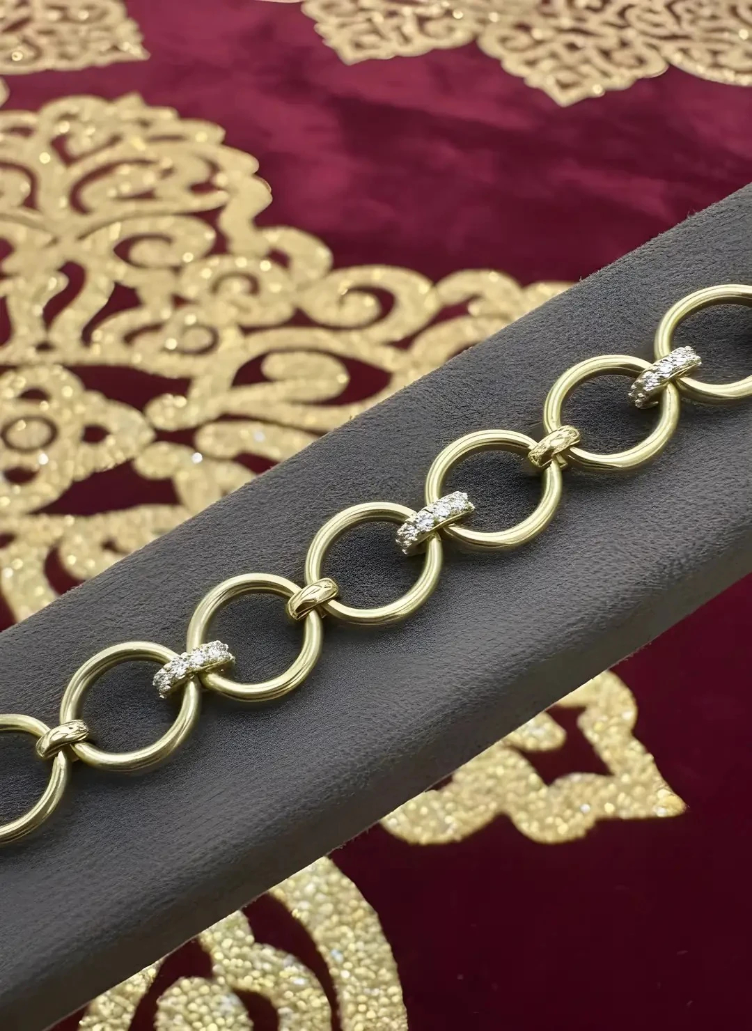 14 Ayar Altın Taşlı Bileklik – 5.85 gr | Parlak Işıltılı Modern Tasarım