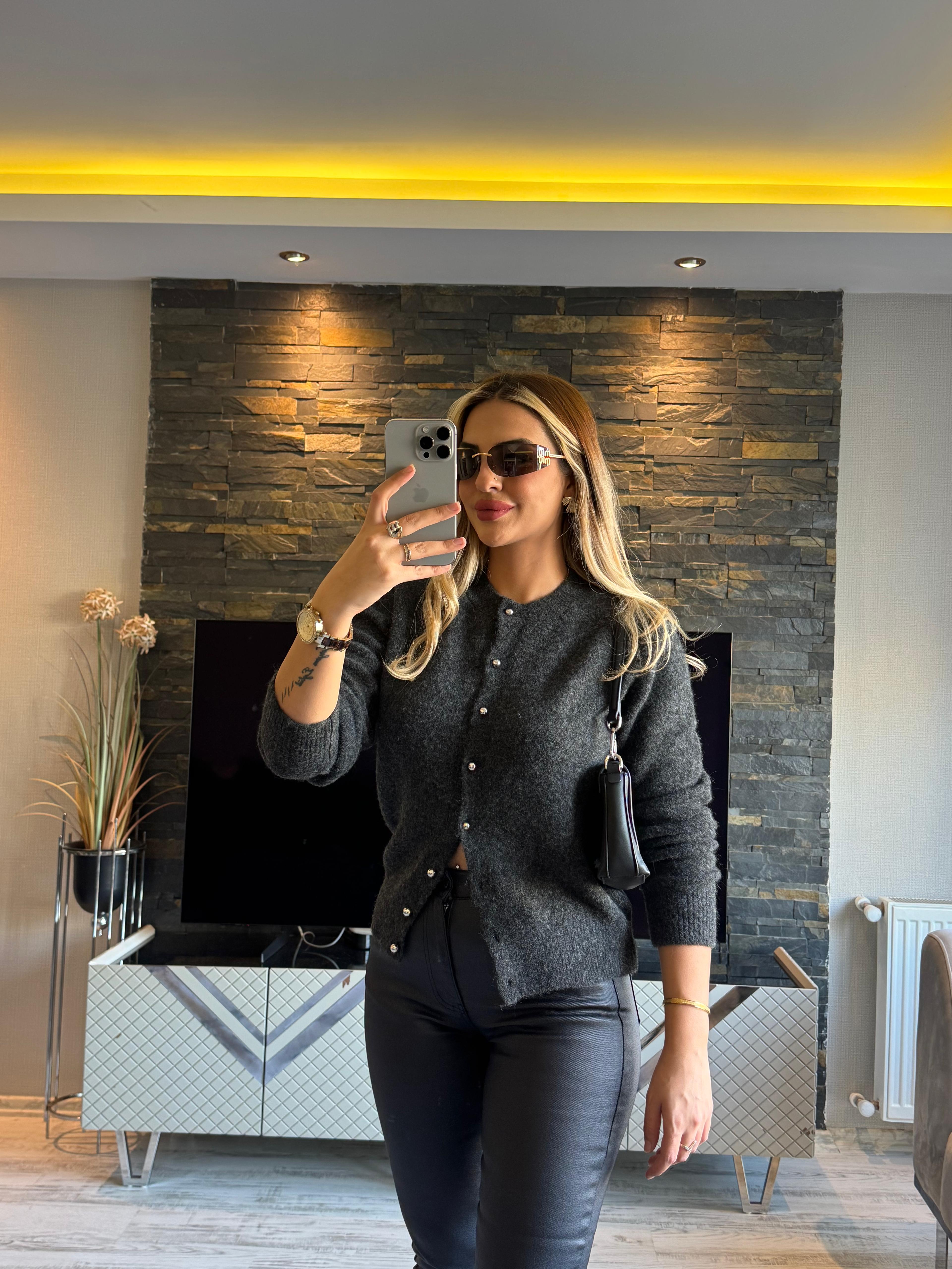 Füme Düğmeli Yumoş Hırka 