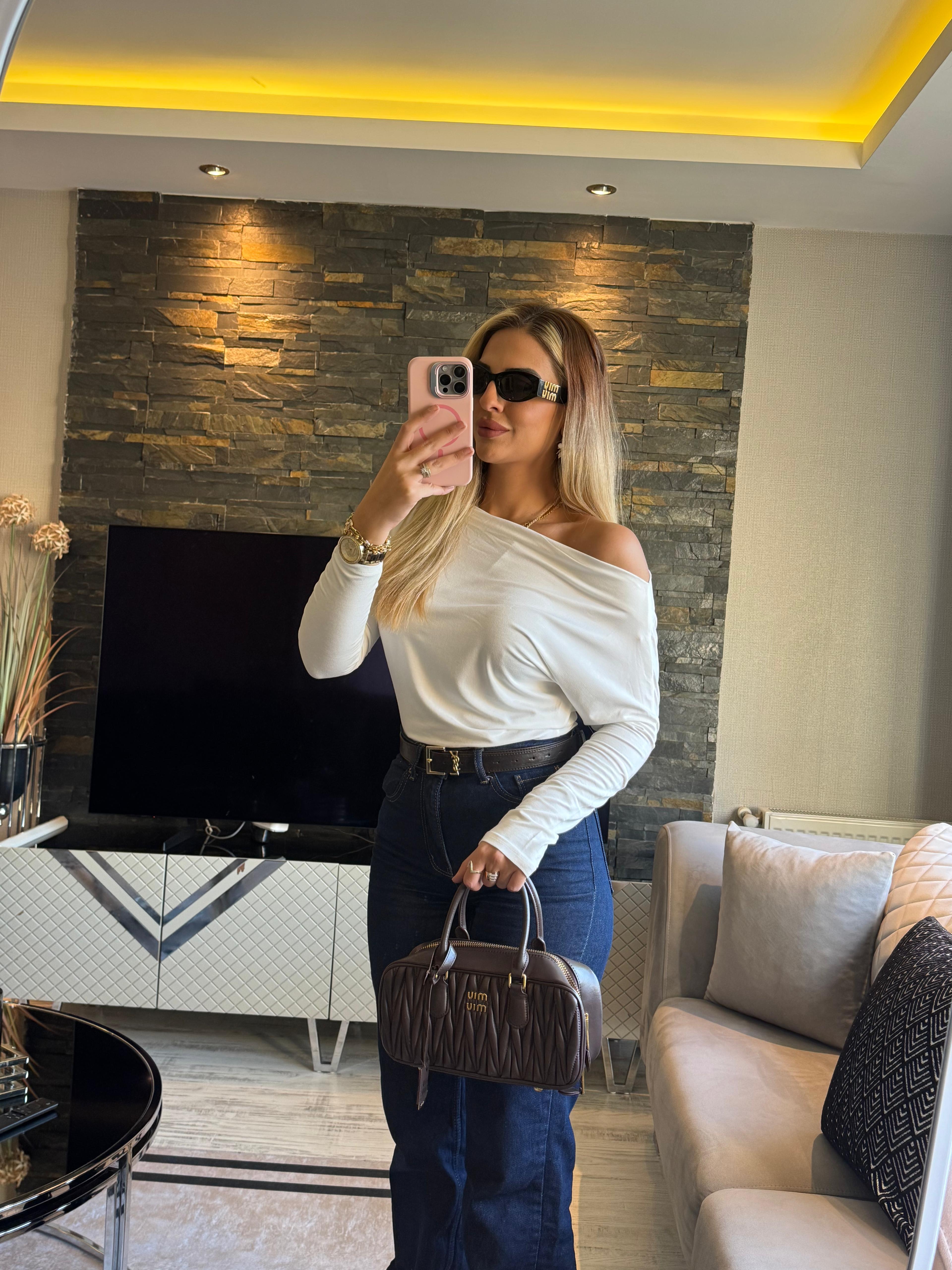 Asimetrik Beyaz Uzun Kollu Top 