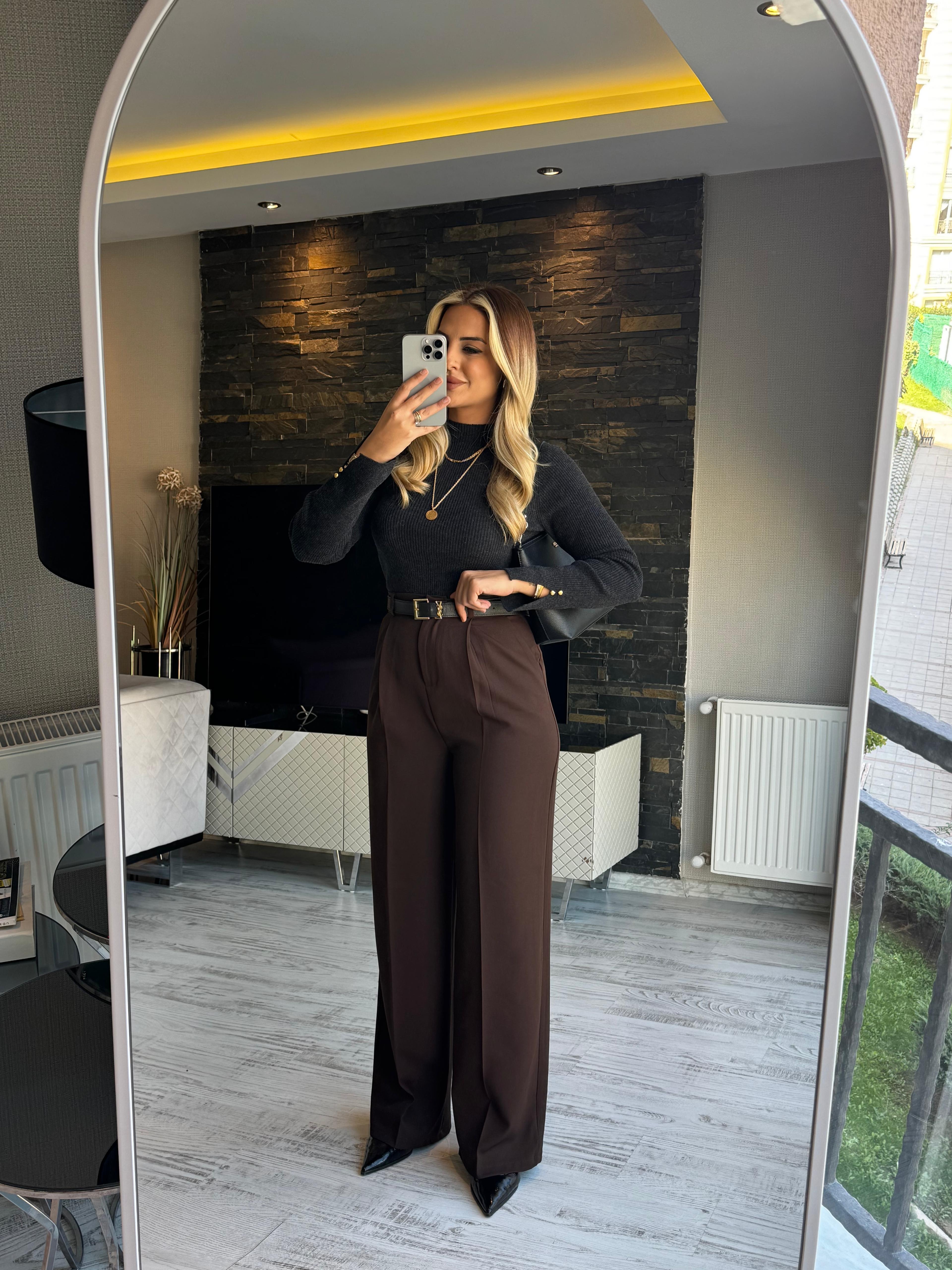 Kahverengi Pileli Atlas Kumaş Pantolon 