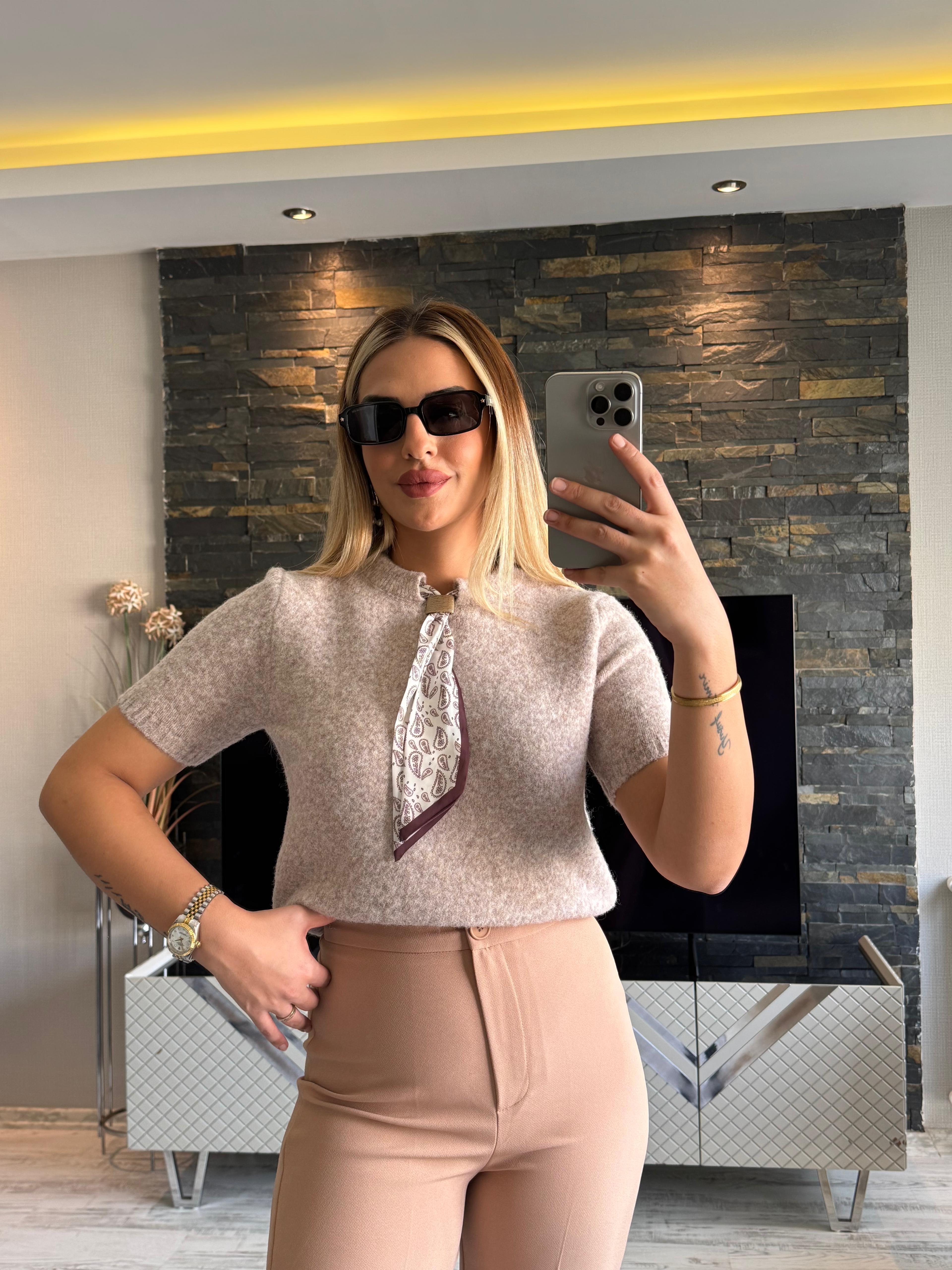 Fular Detaylı Krem Yumoş Kazak 