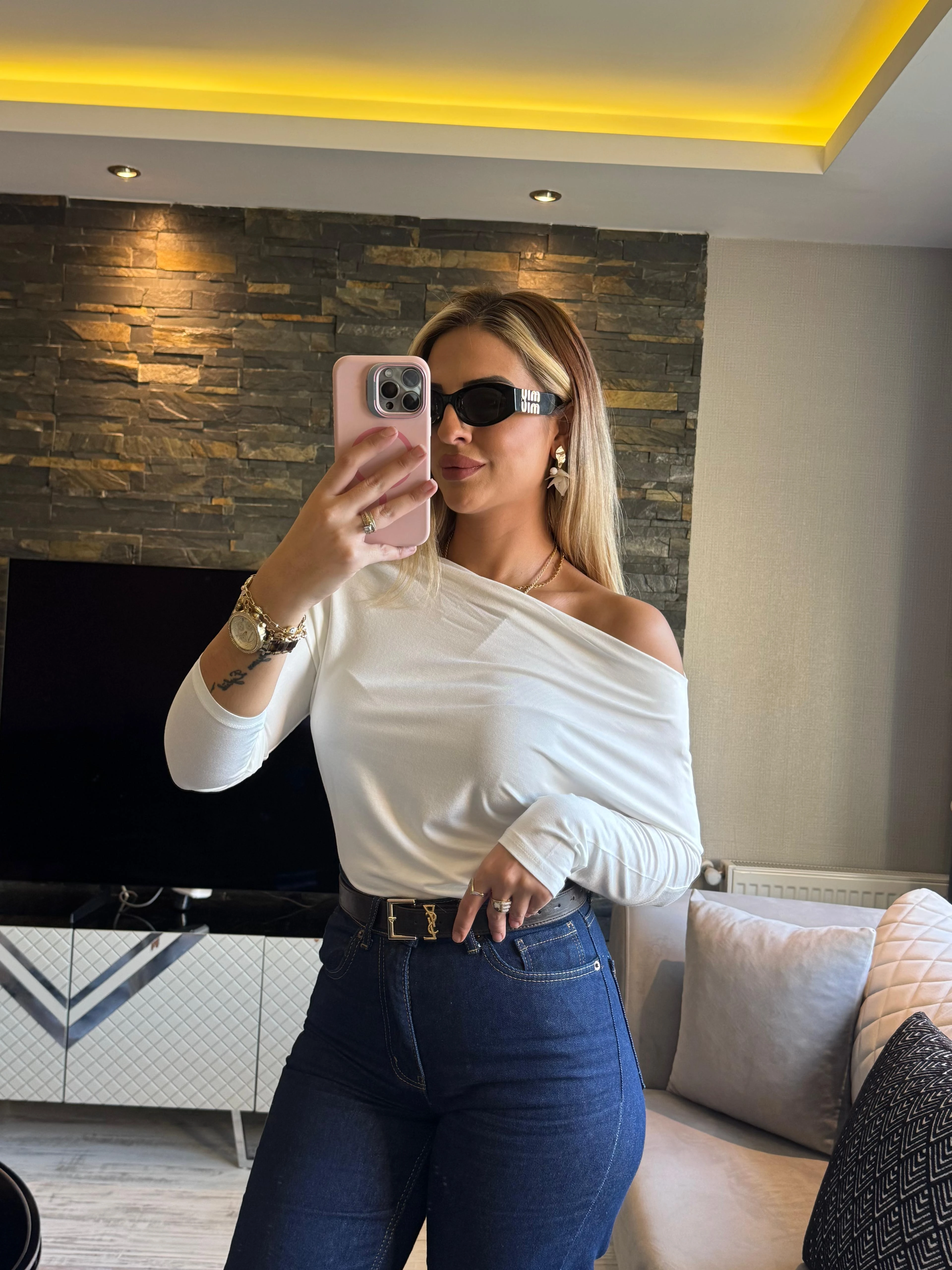 Asimetrik Beyaz Uzun Kollu Top 