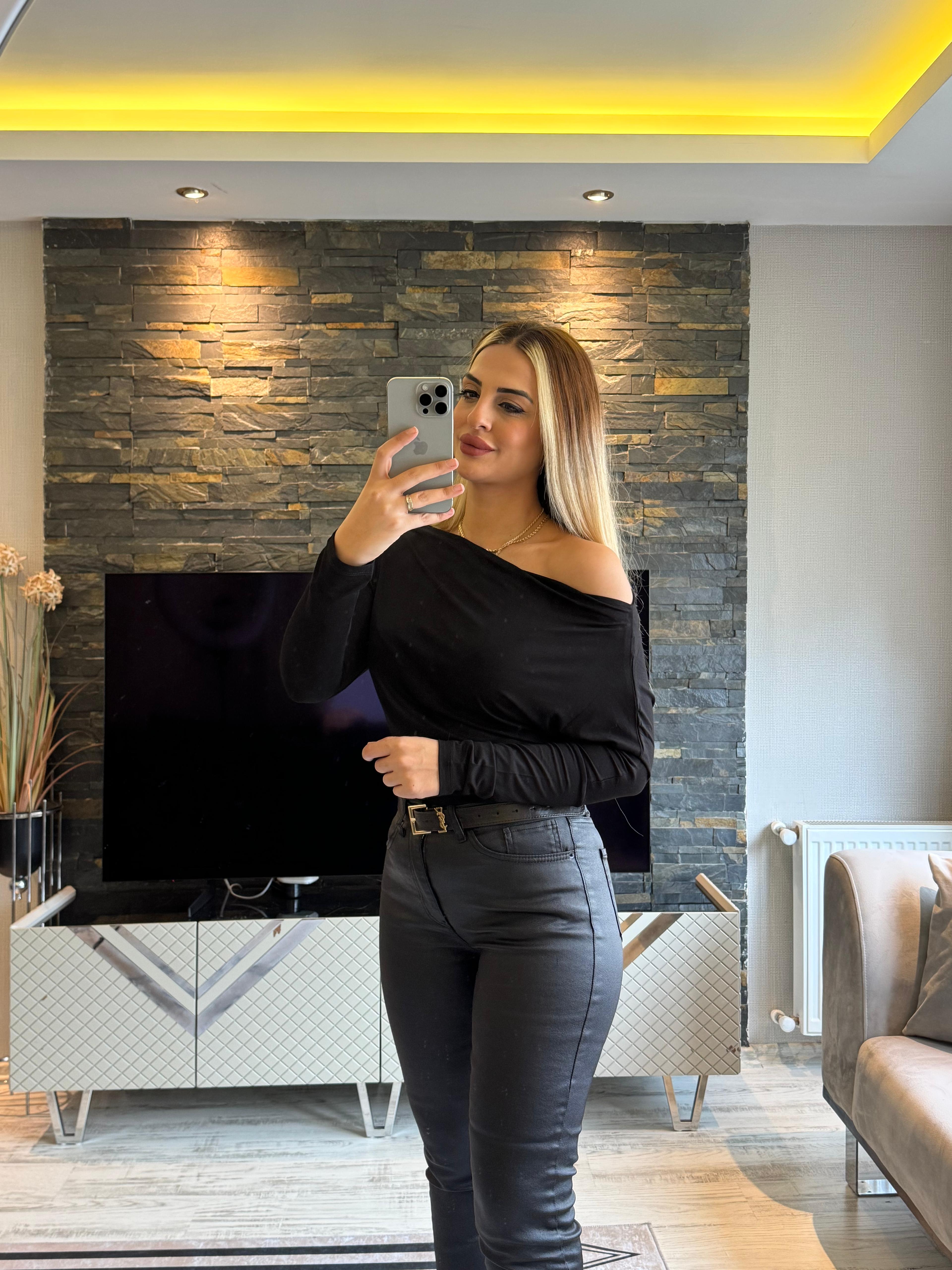 Asimetrik Siyah Uzun Kollu Top