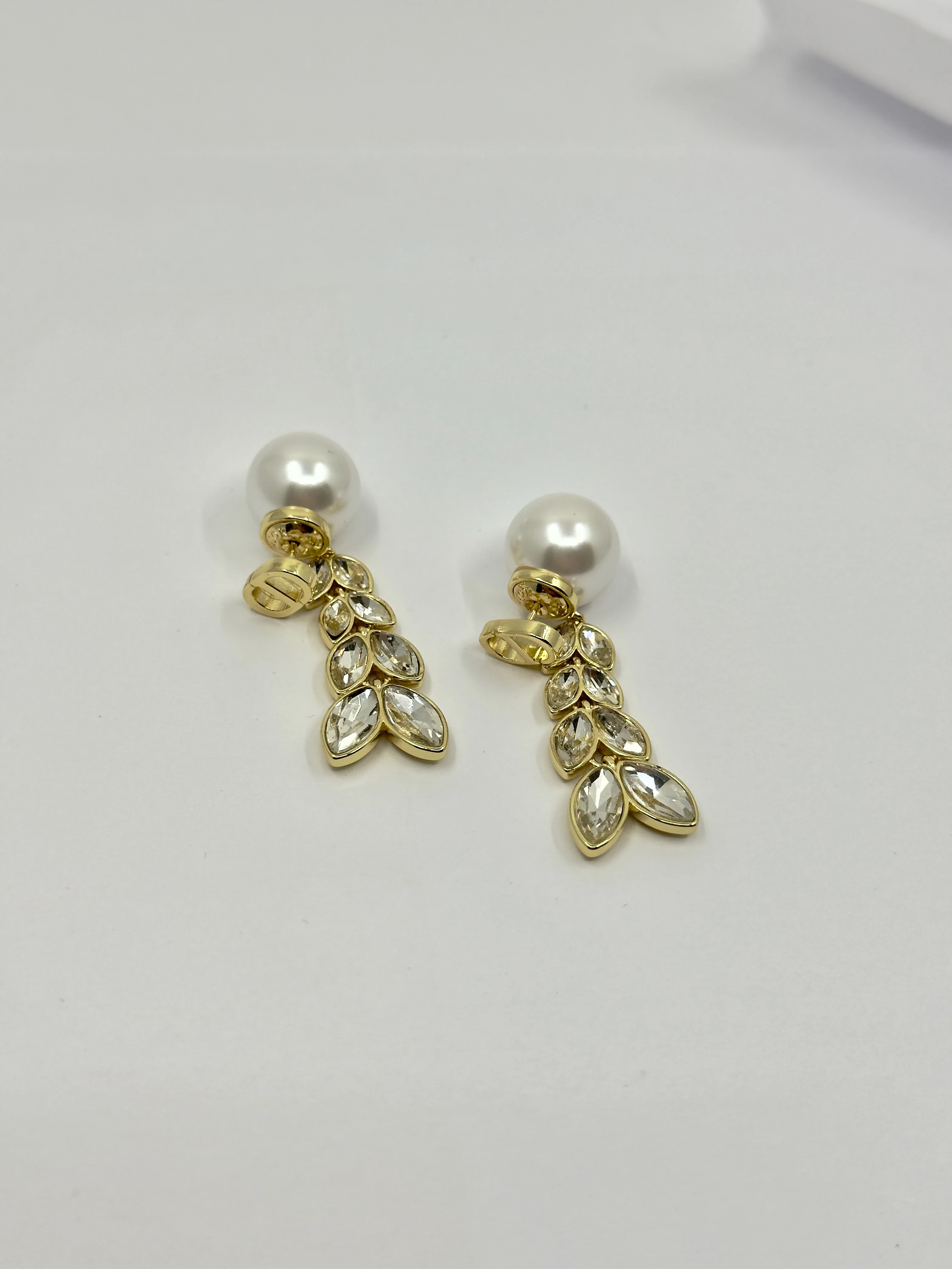 İnci Pimli Taşlı Sallantılı Küpe