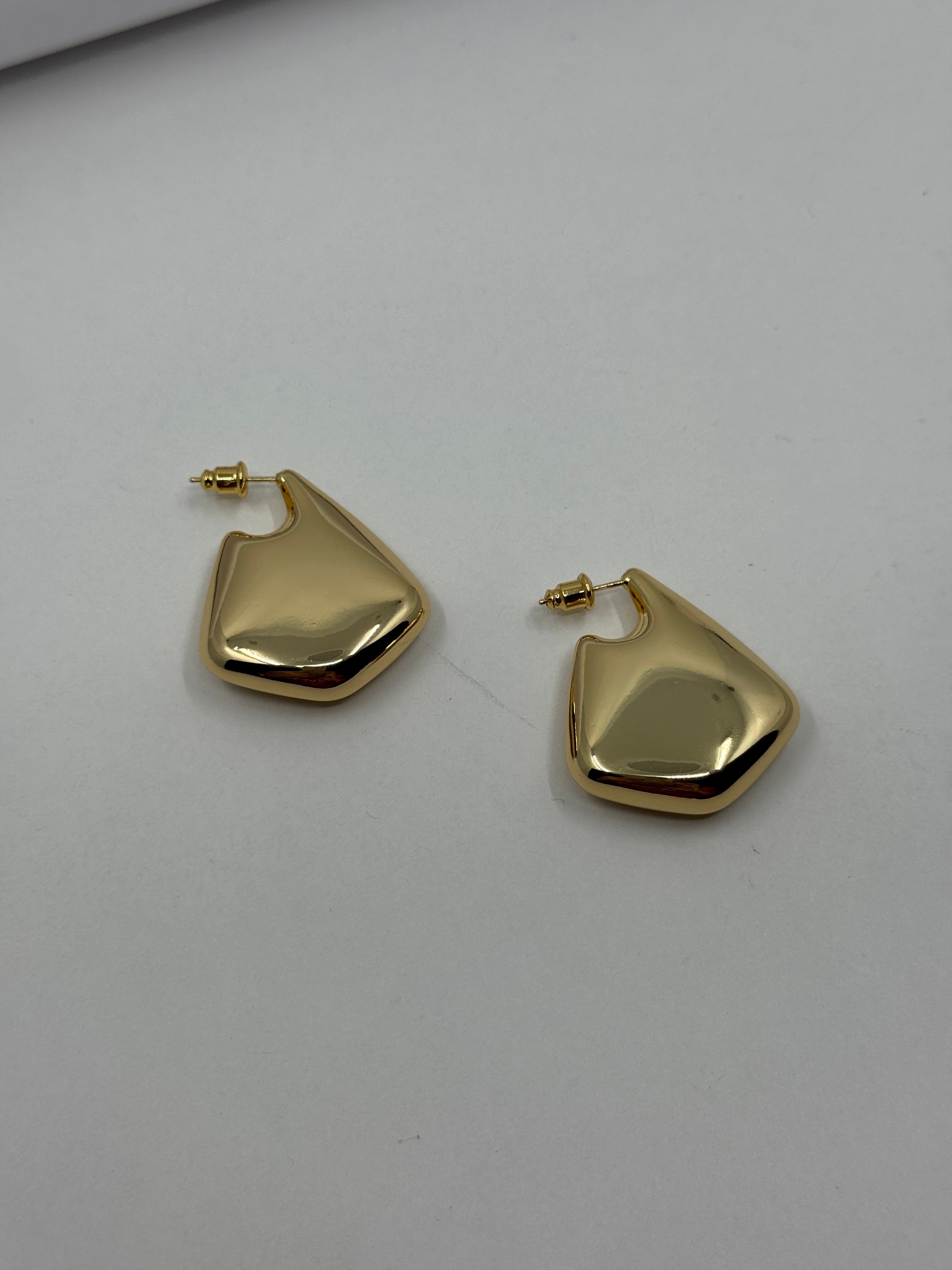 Botte. Gold Fin Küpe