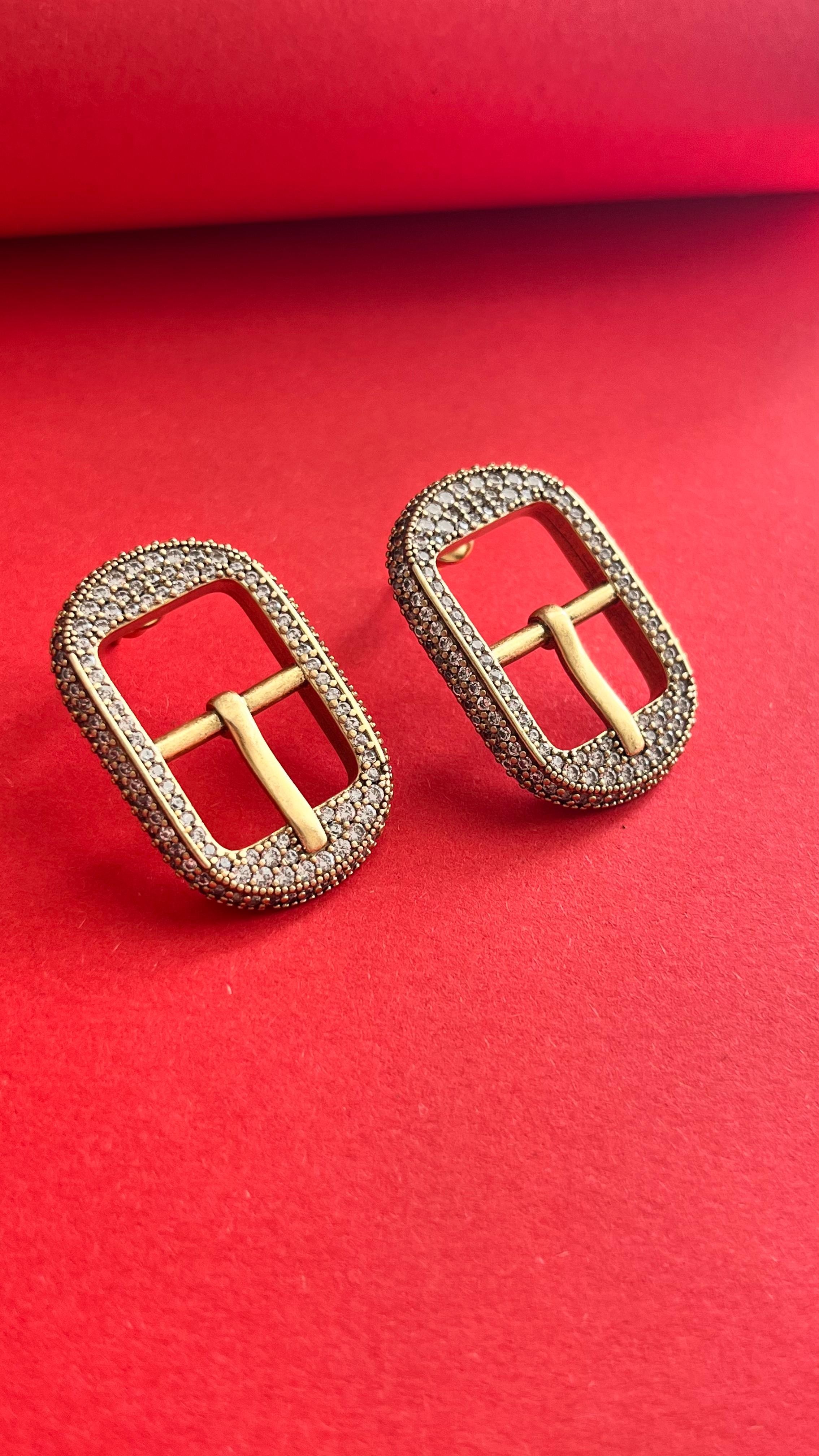 Blncia. Kemer Tokası Gold Küpe