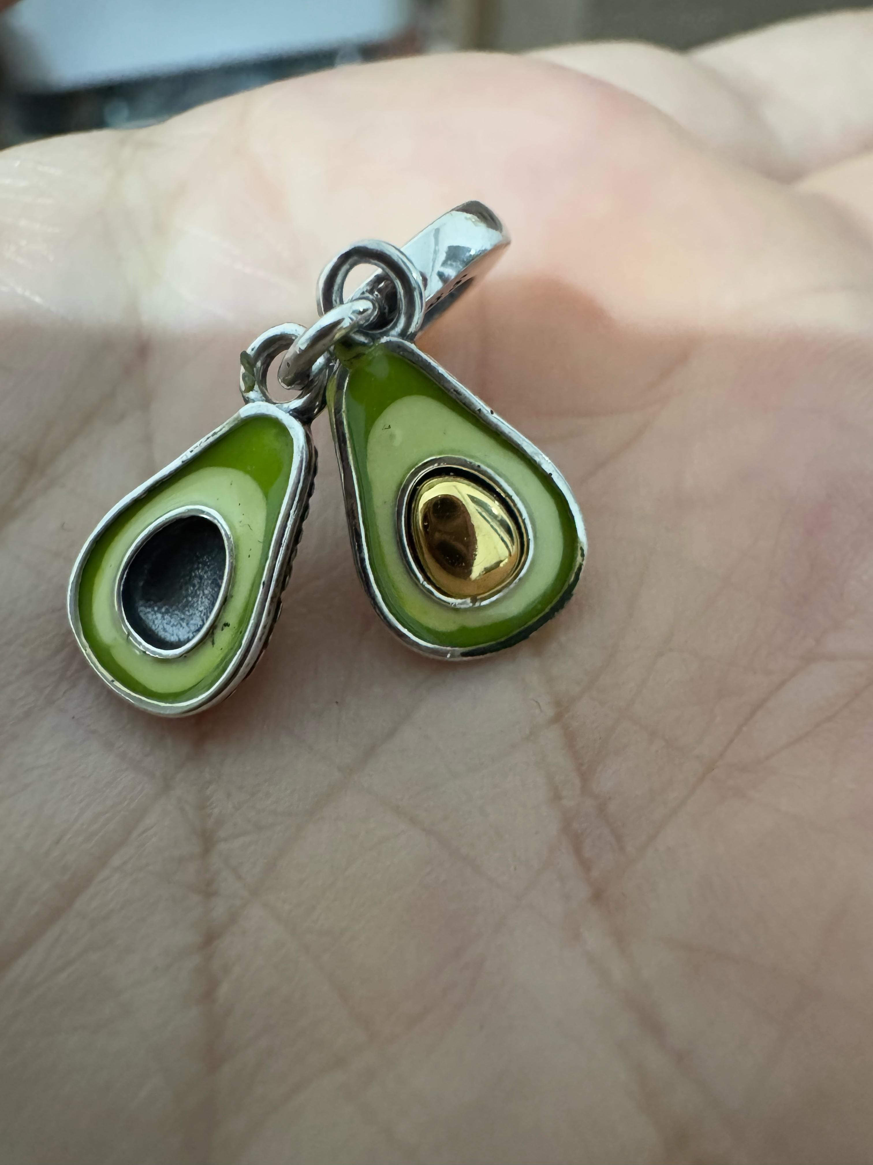 Avokado Charm