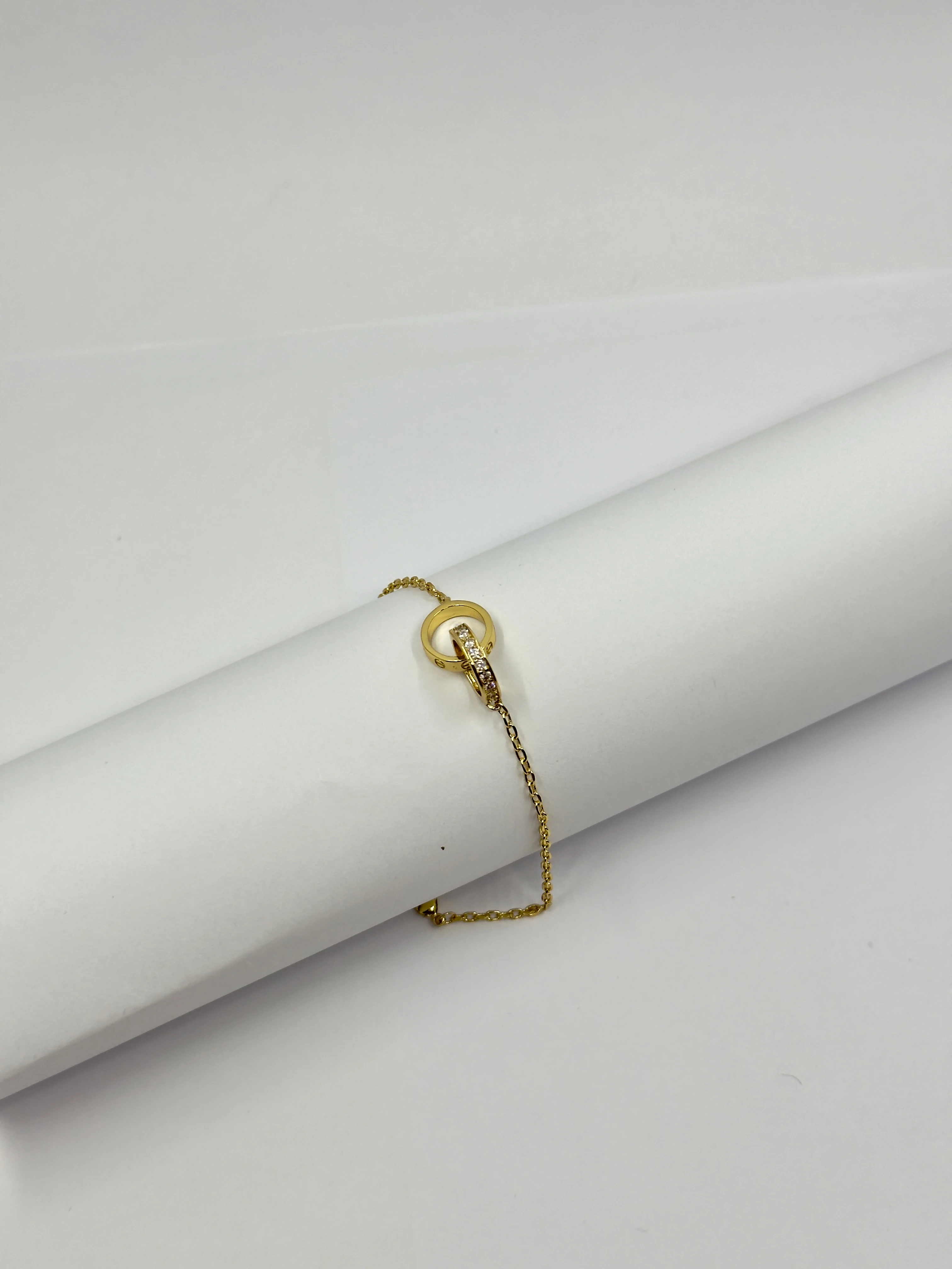 Yarı Pave Love Gold Bileklik