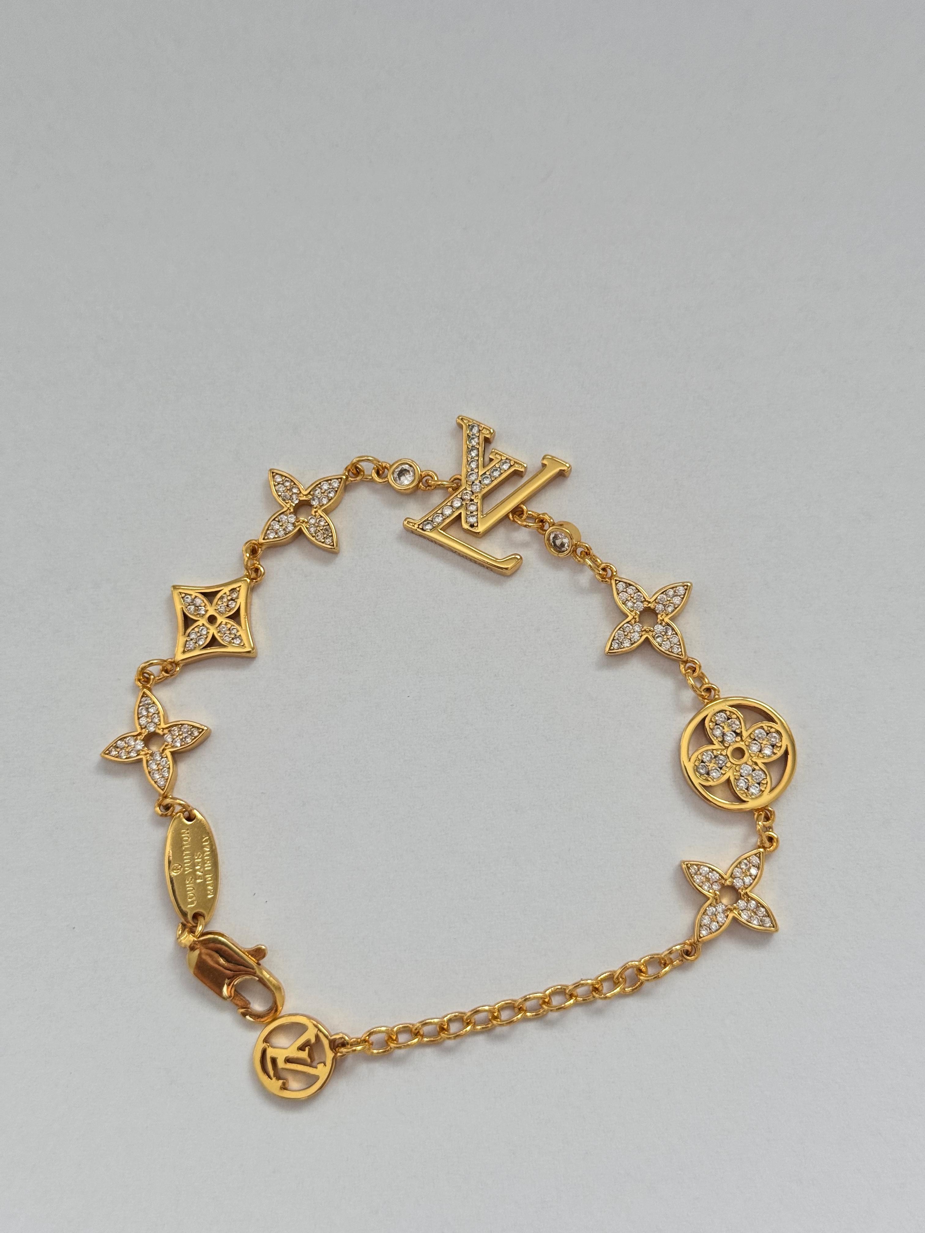 LV Gold Pendant Bileklik