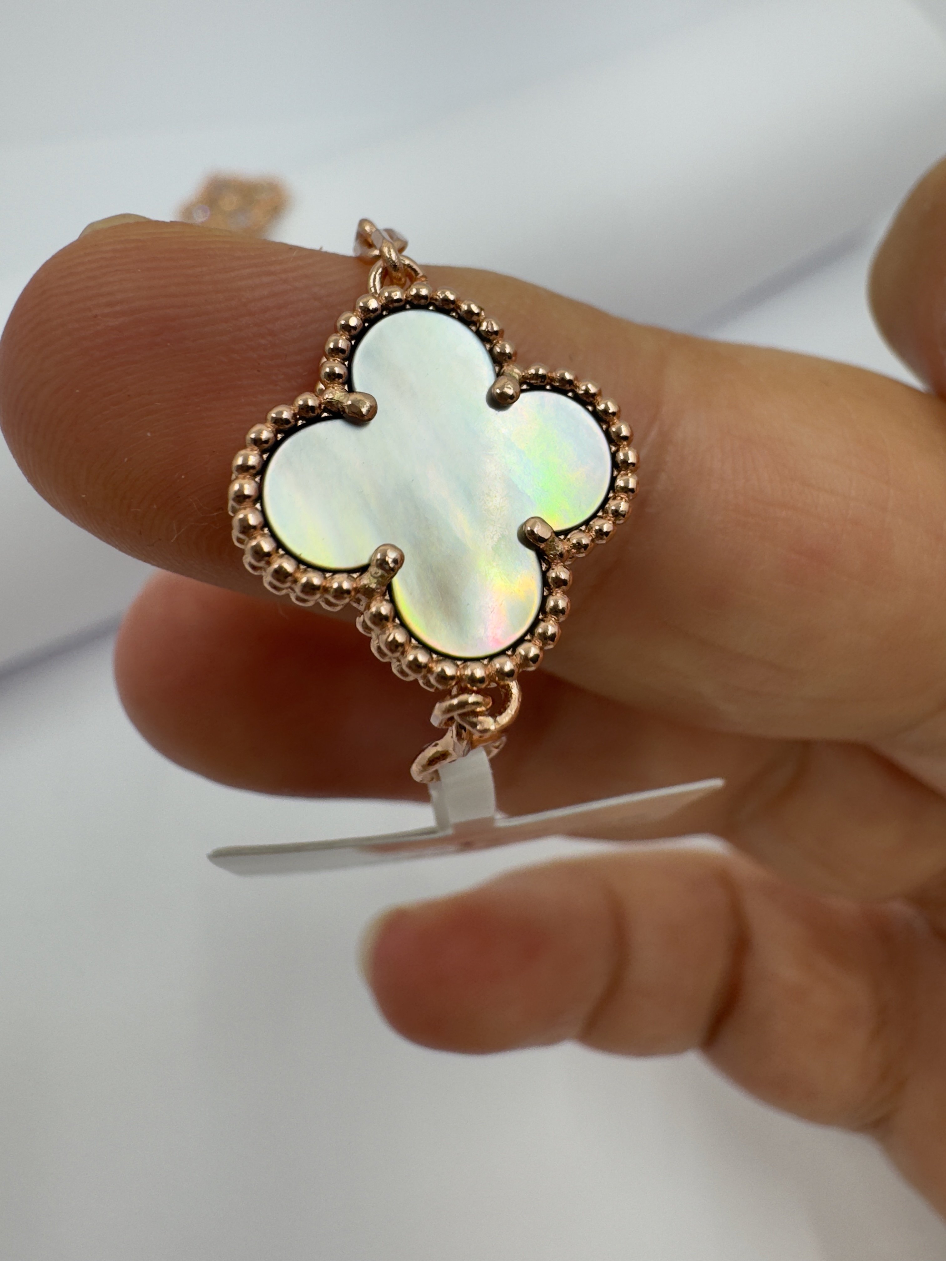 VCA. Alhambra Mother of Pearl Sedef Taşlı Bileklik