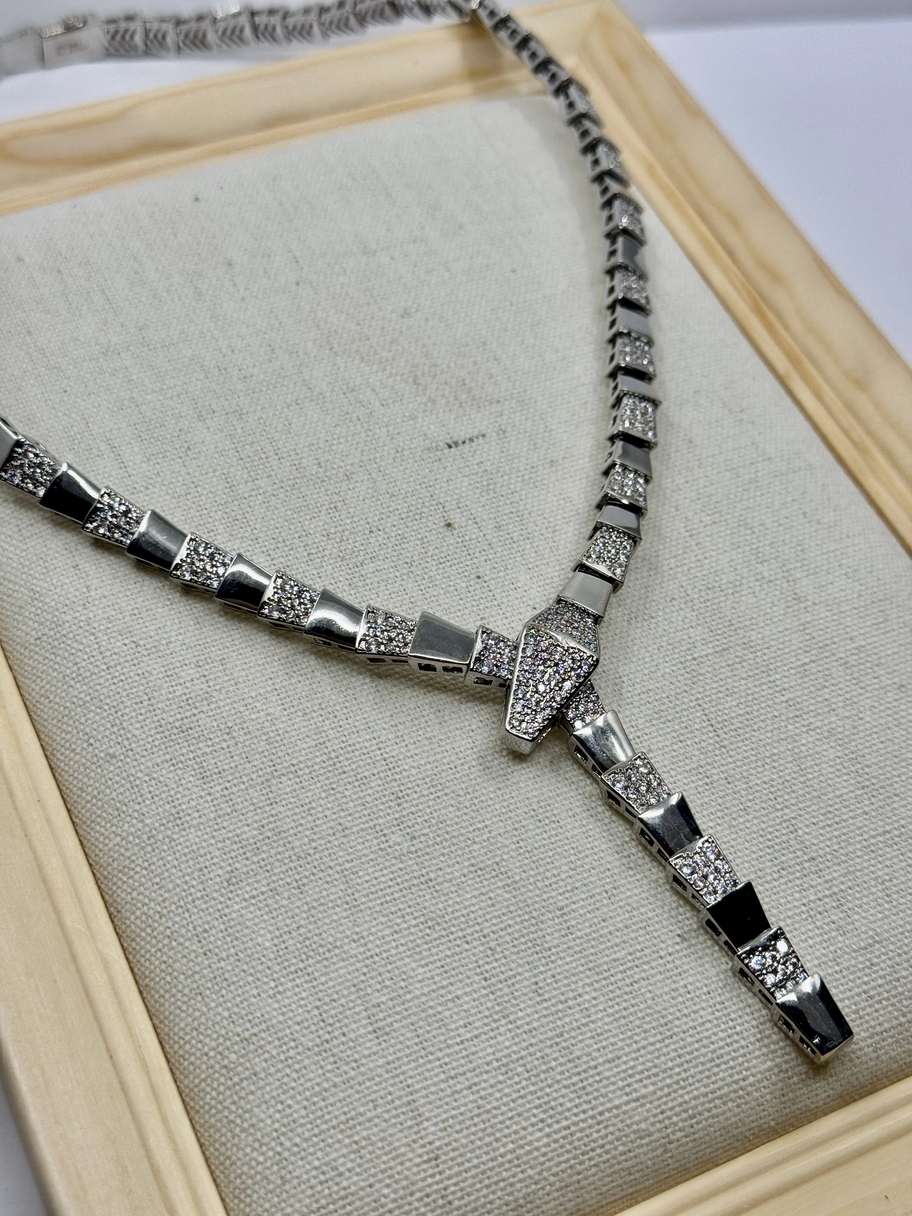 Silver Ara Taşlı Serpenti Kolye