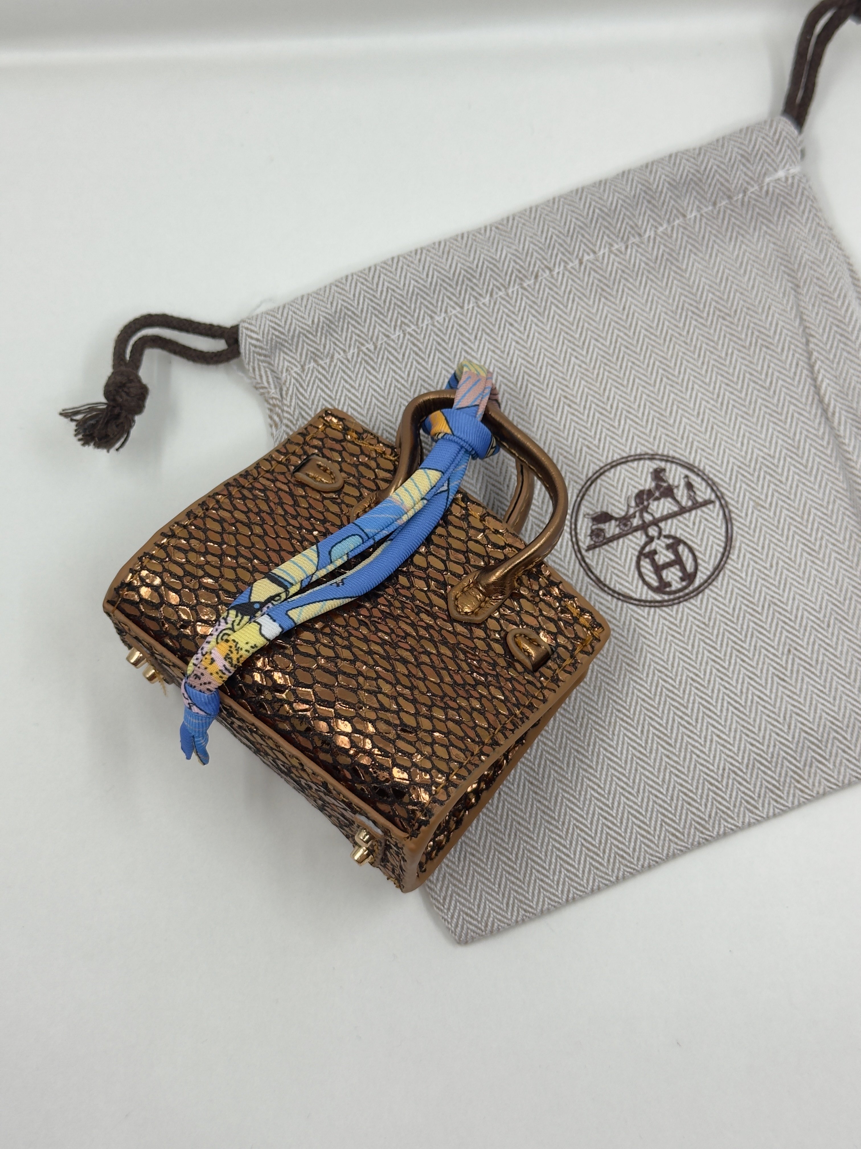 Hrms. Balık Pulu Kahve Birkin Bag Charm
