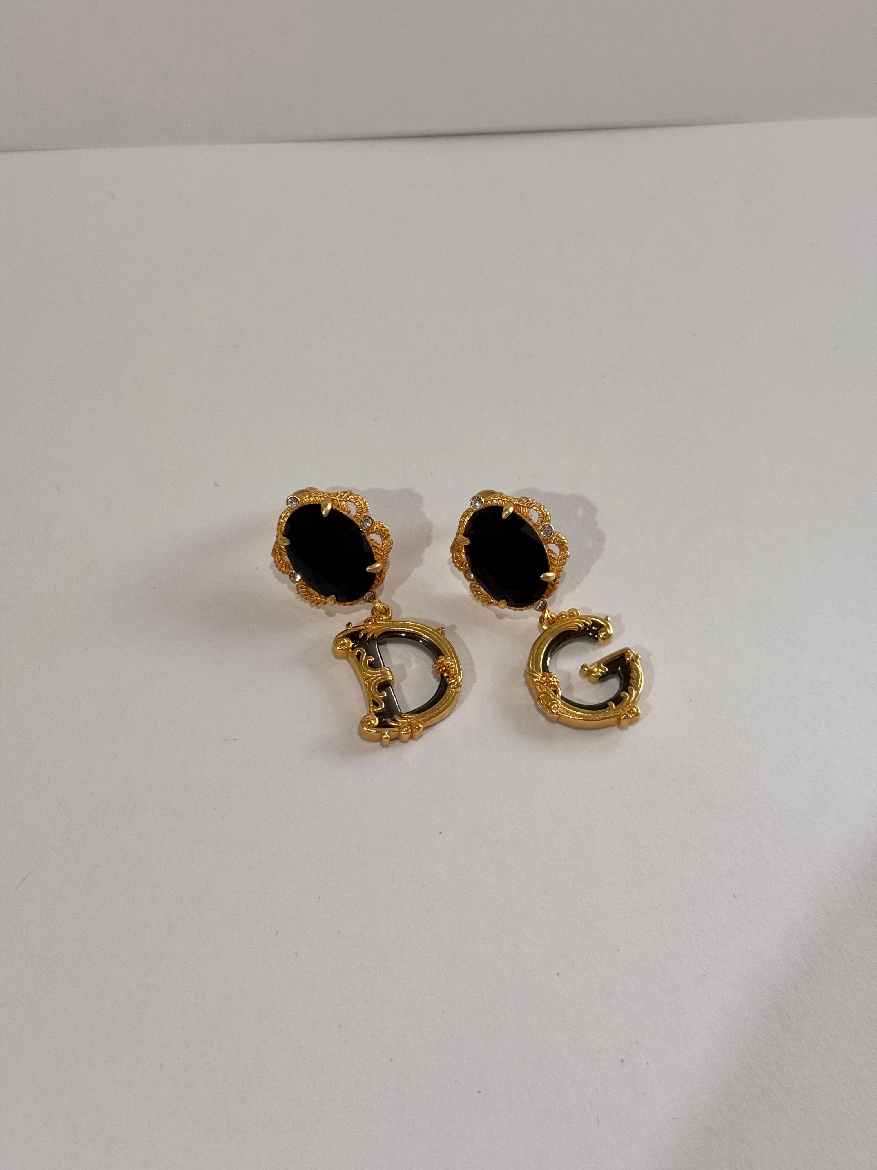 Dolce G. Siyah Kuvars Taşlı Gold Küpe