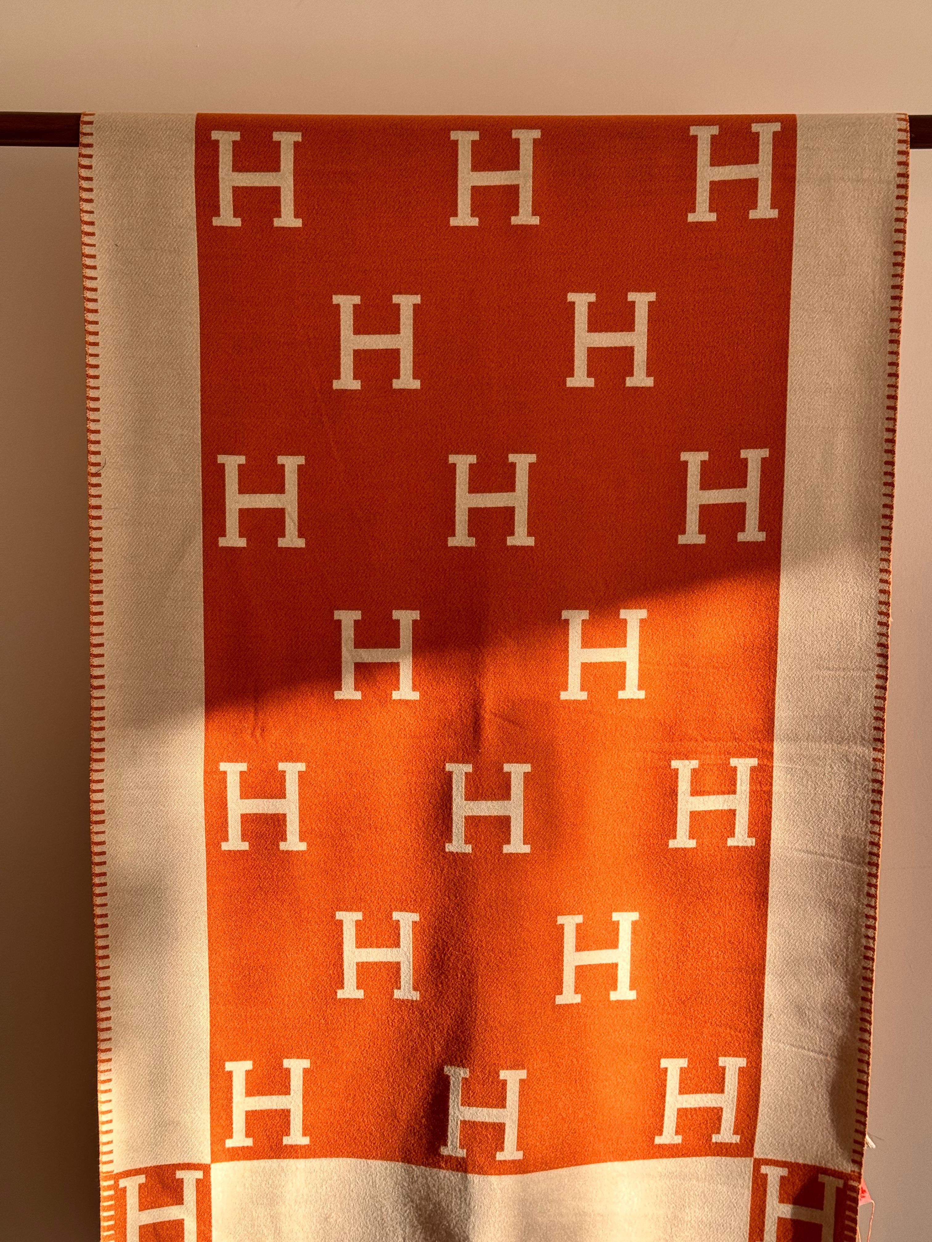 Hrms. Çift Taraflı H Logo Şal