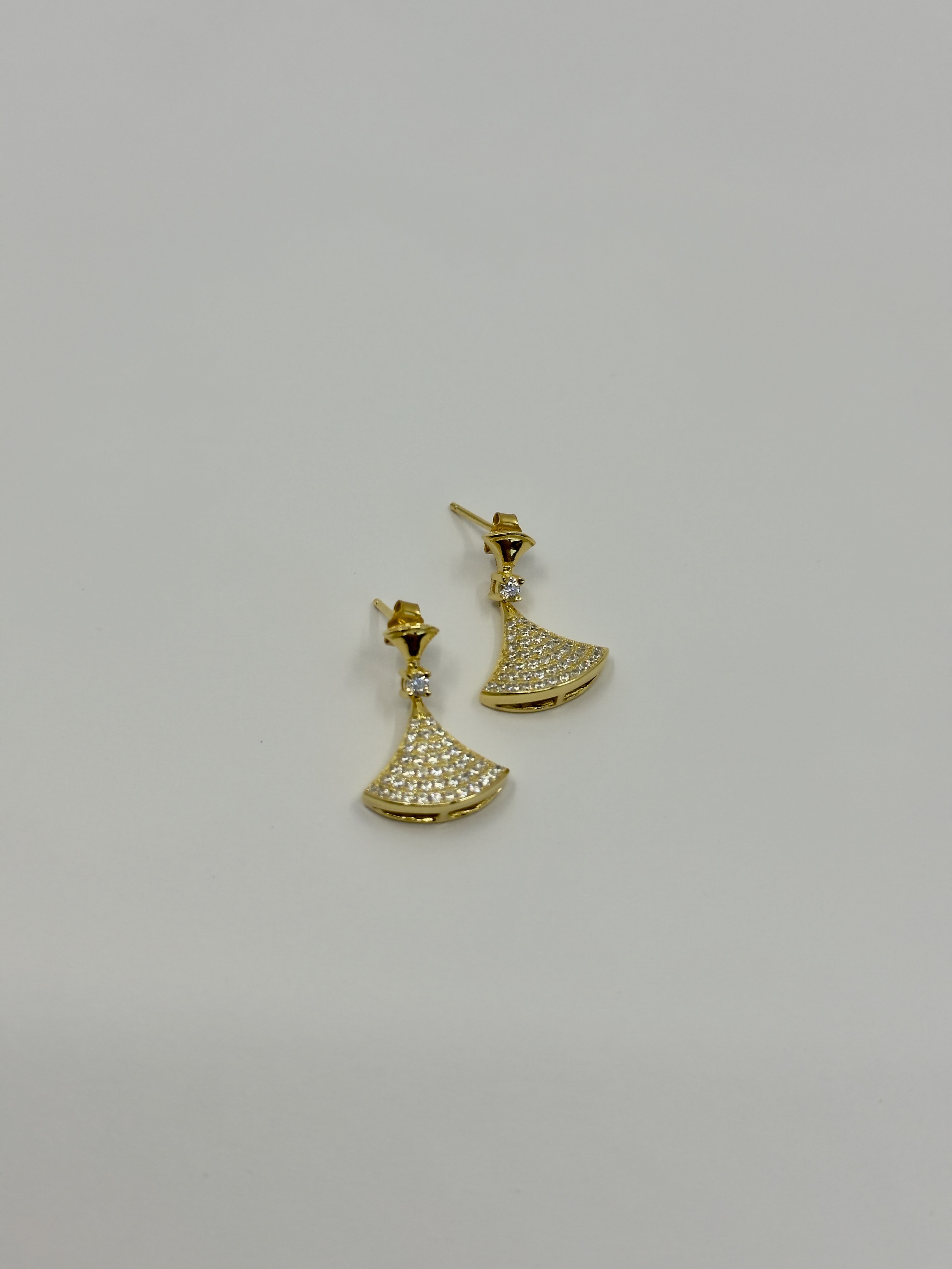 Bvlgri Gold Taşlı Divas Dream Küpe