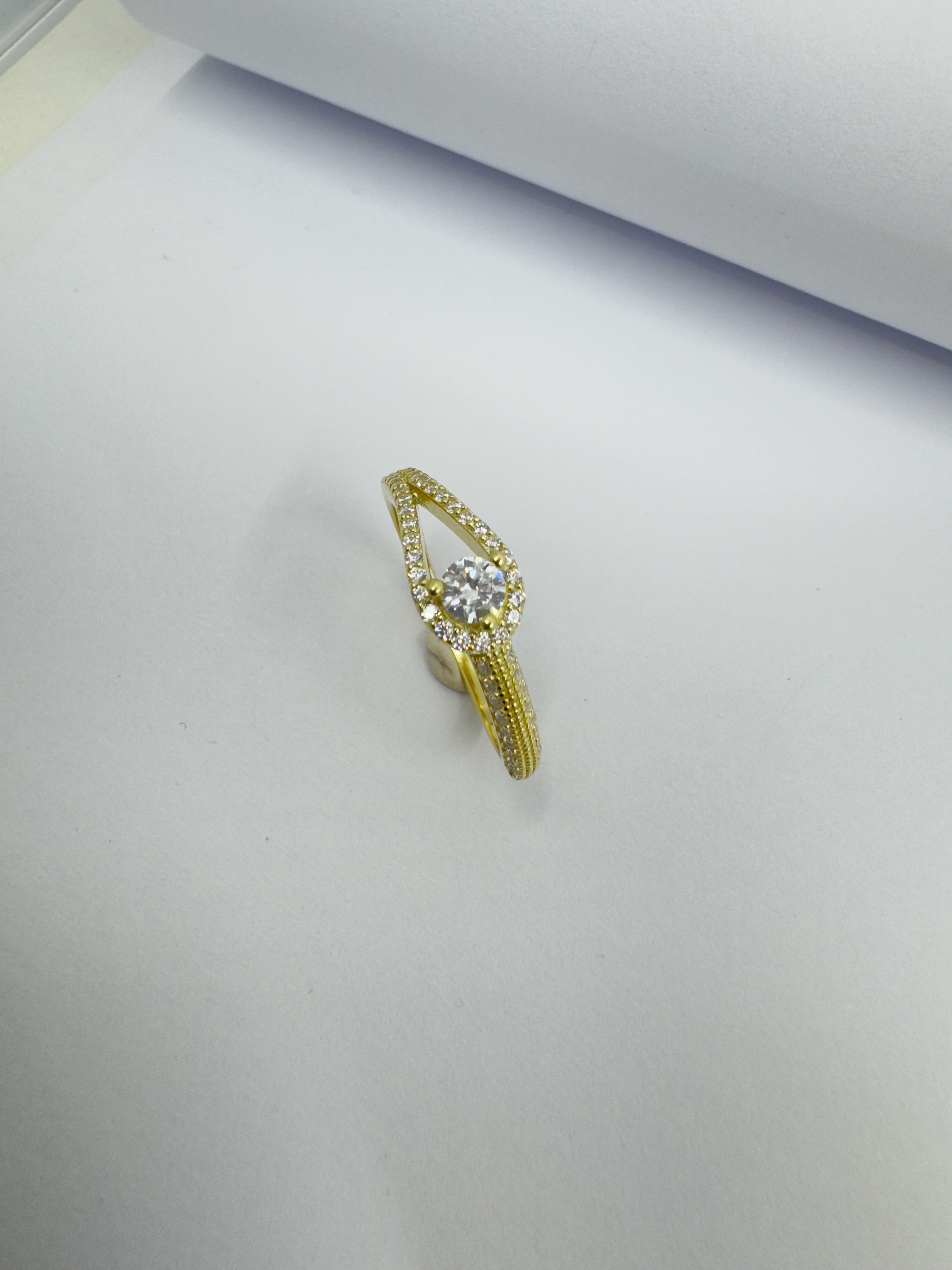 Elara Gold Taşlı Yüzük